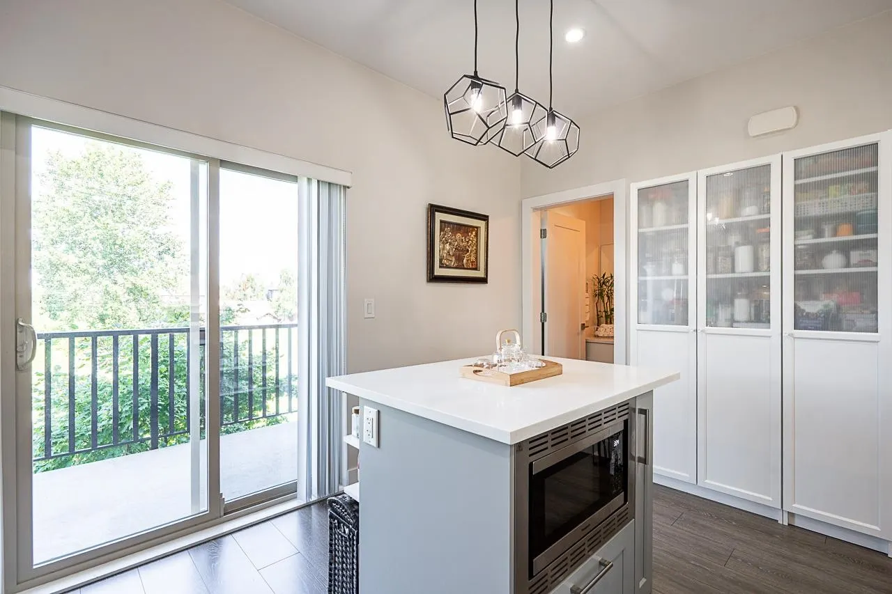 843 Ewen Avenue #32