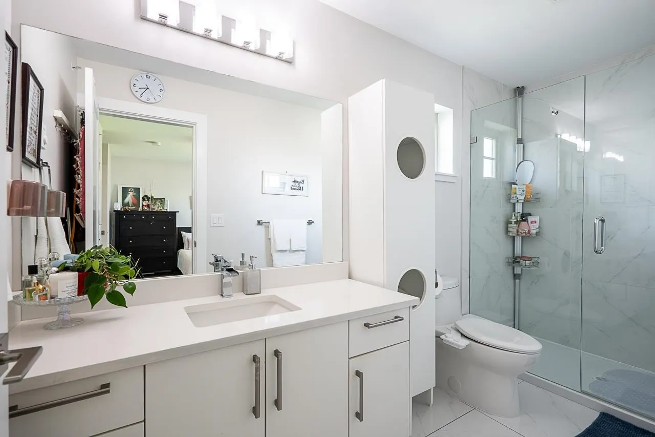 843 Ewen Avenue #32