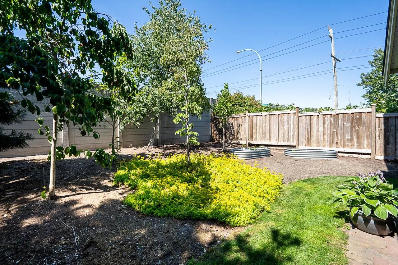 843 Ewen Avenue #32