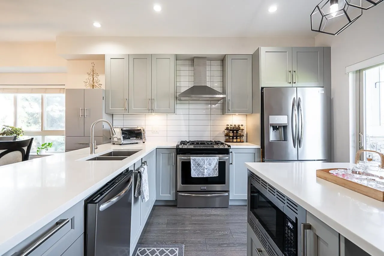 843 Ewen Avenue #32