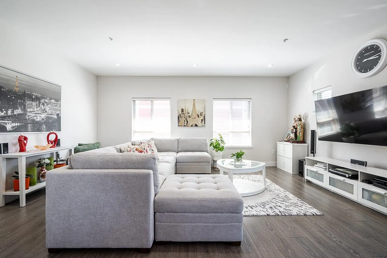 843 Ewen Avenue #32