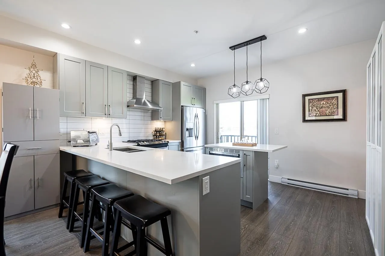 843 Ewen Avenue #32