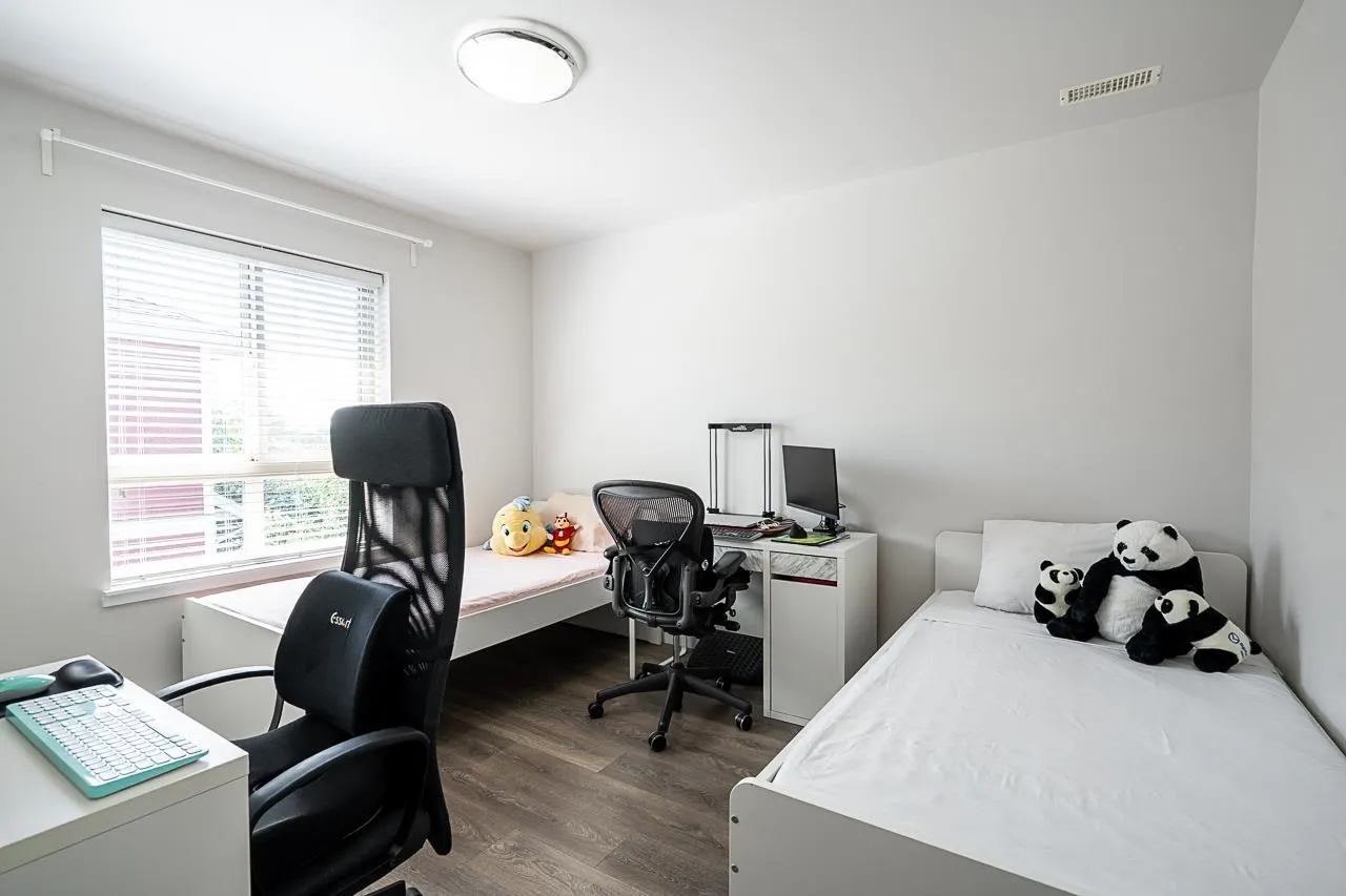 843 Ewen Avenue #32