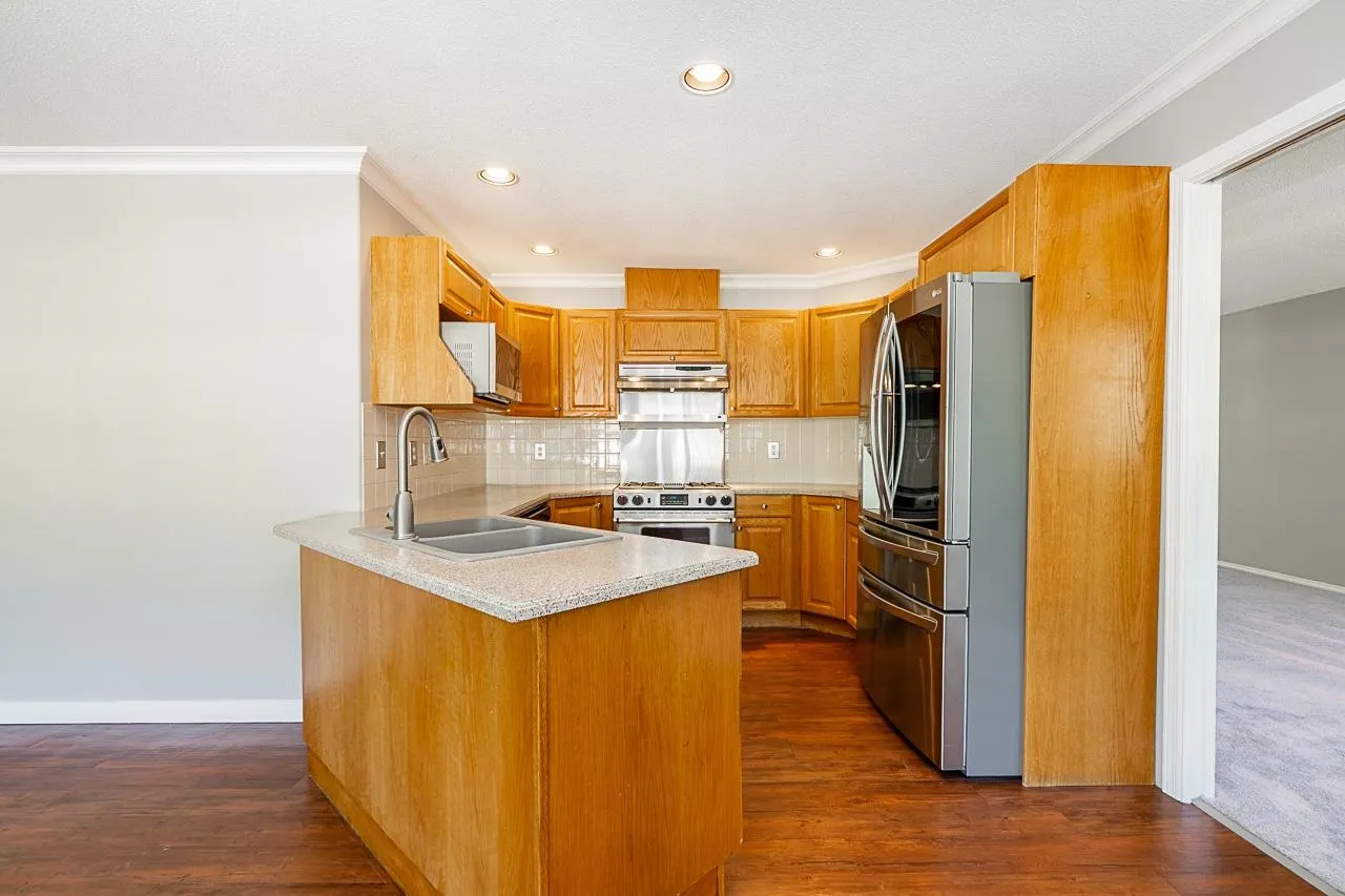 20391 96 Avenue #231