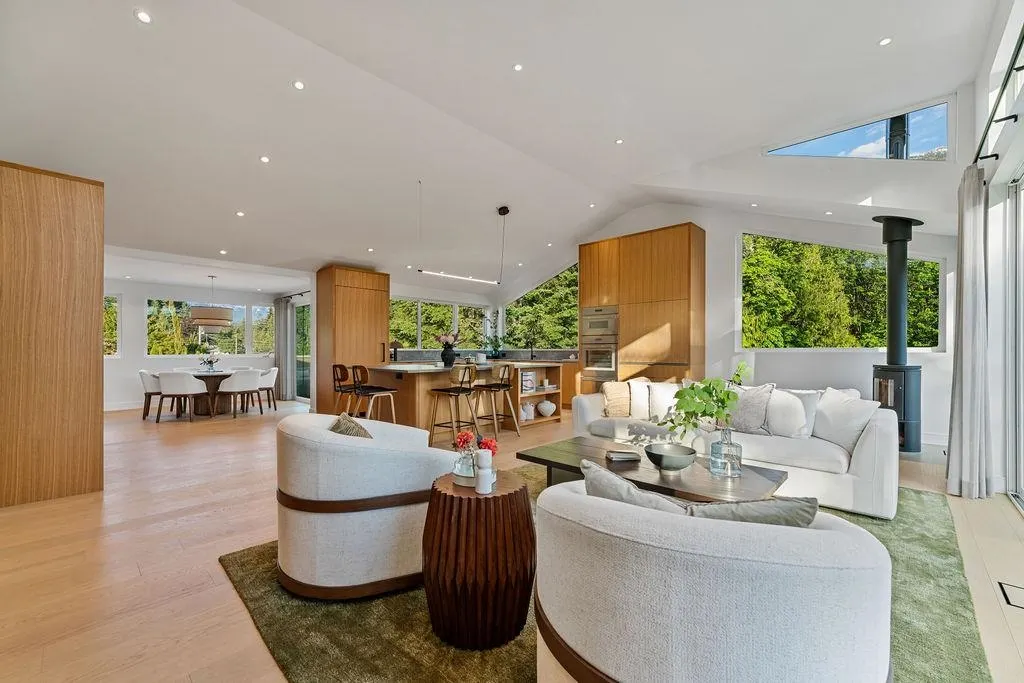 38243 Vista Crescent