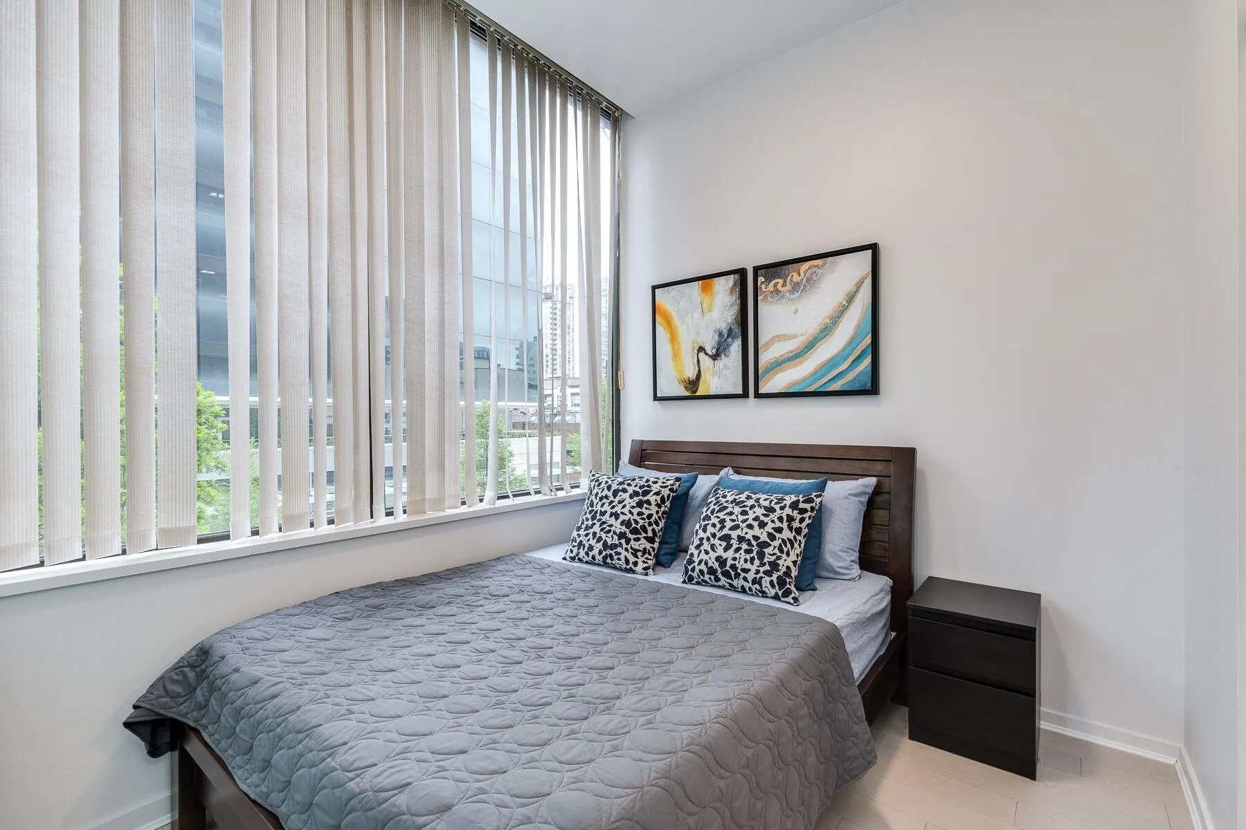 1010 Howe Street #201