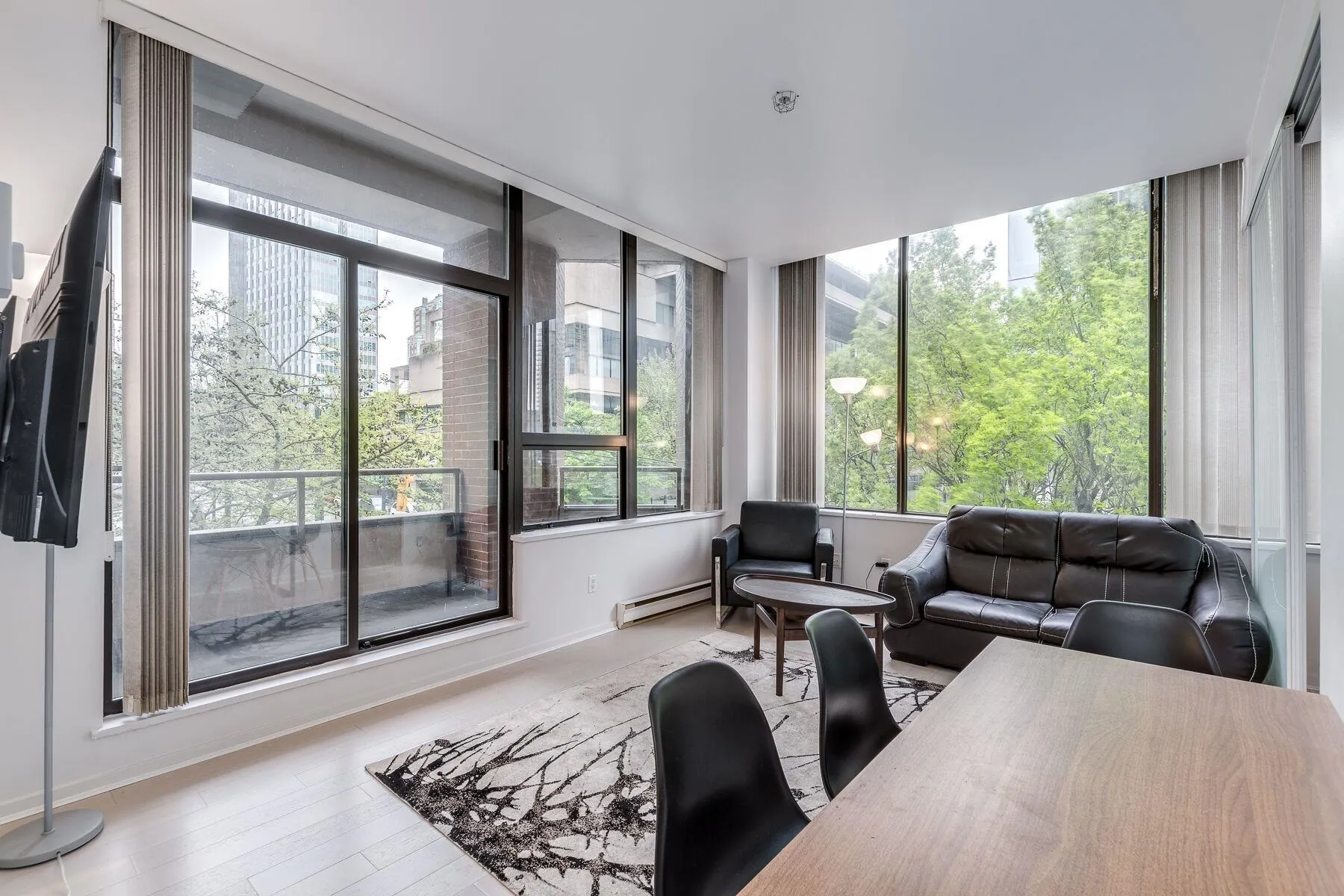 1010 Howe Street #201