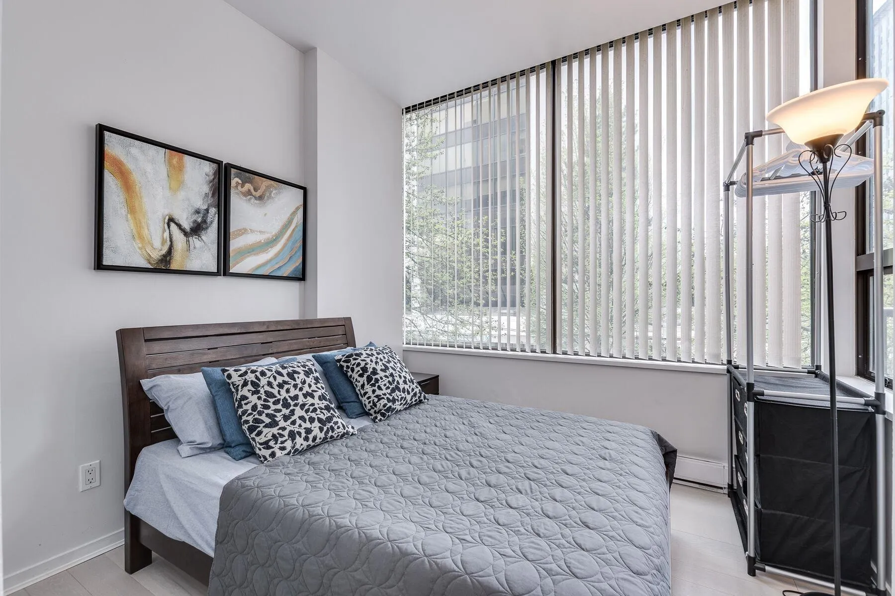1010 Howe Street #201