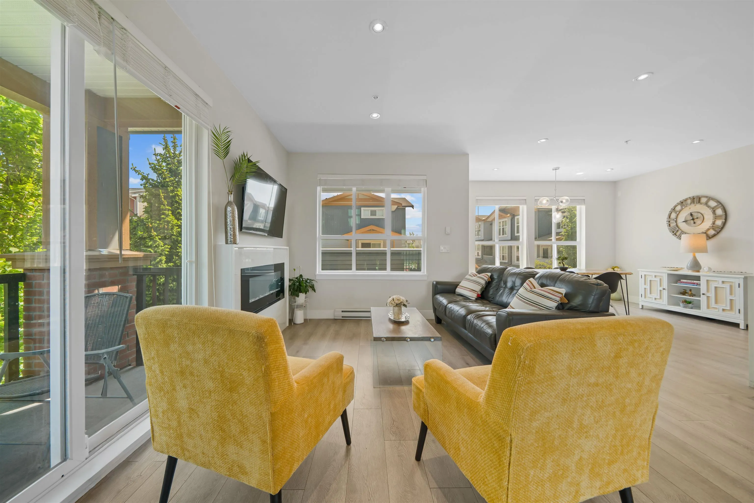 24086 104 Avenue #1