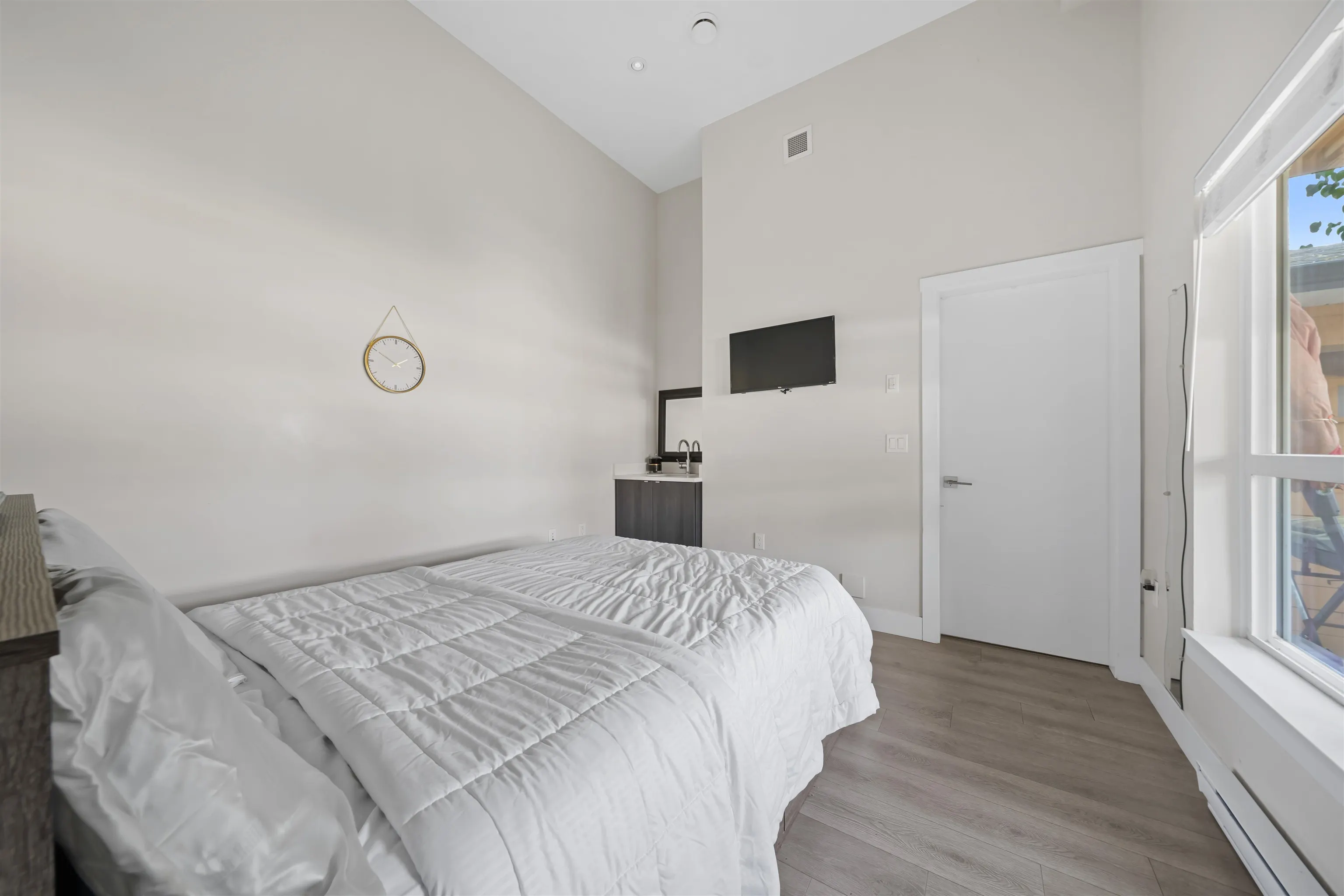 24086 104 Avenue #1