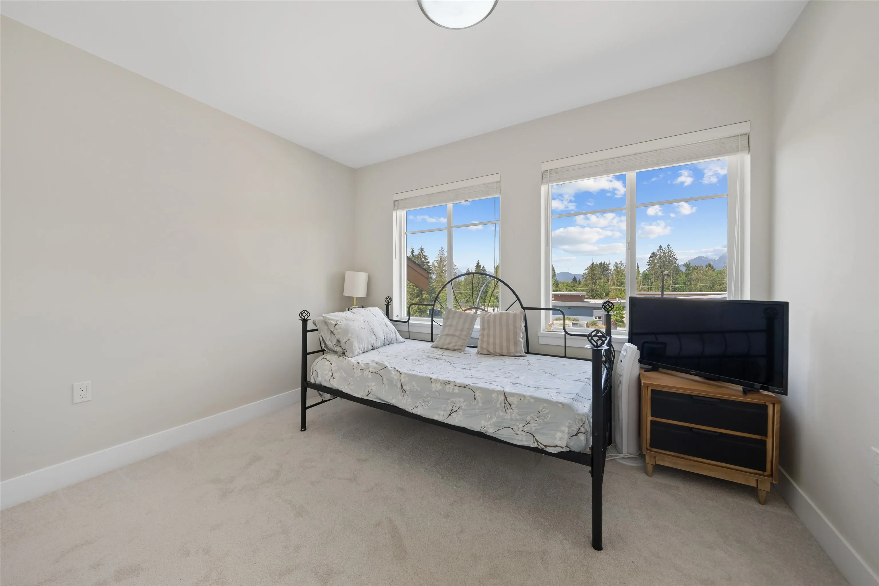 24086 104 Avenue #1