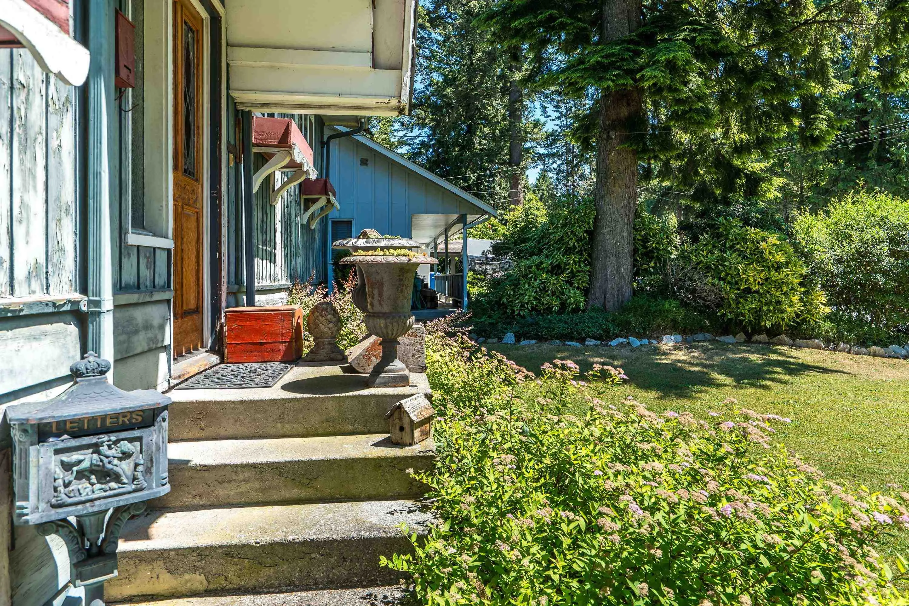 34257 Woodbine Crescent