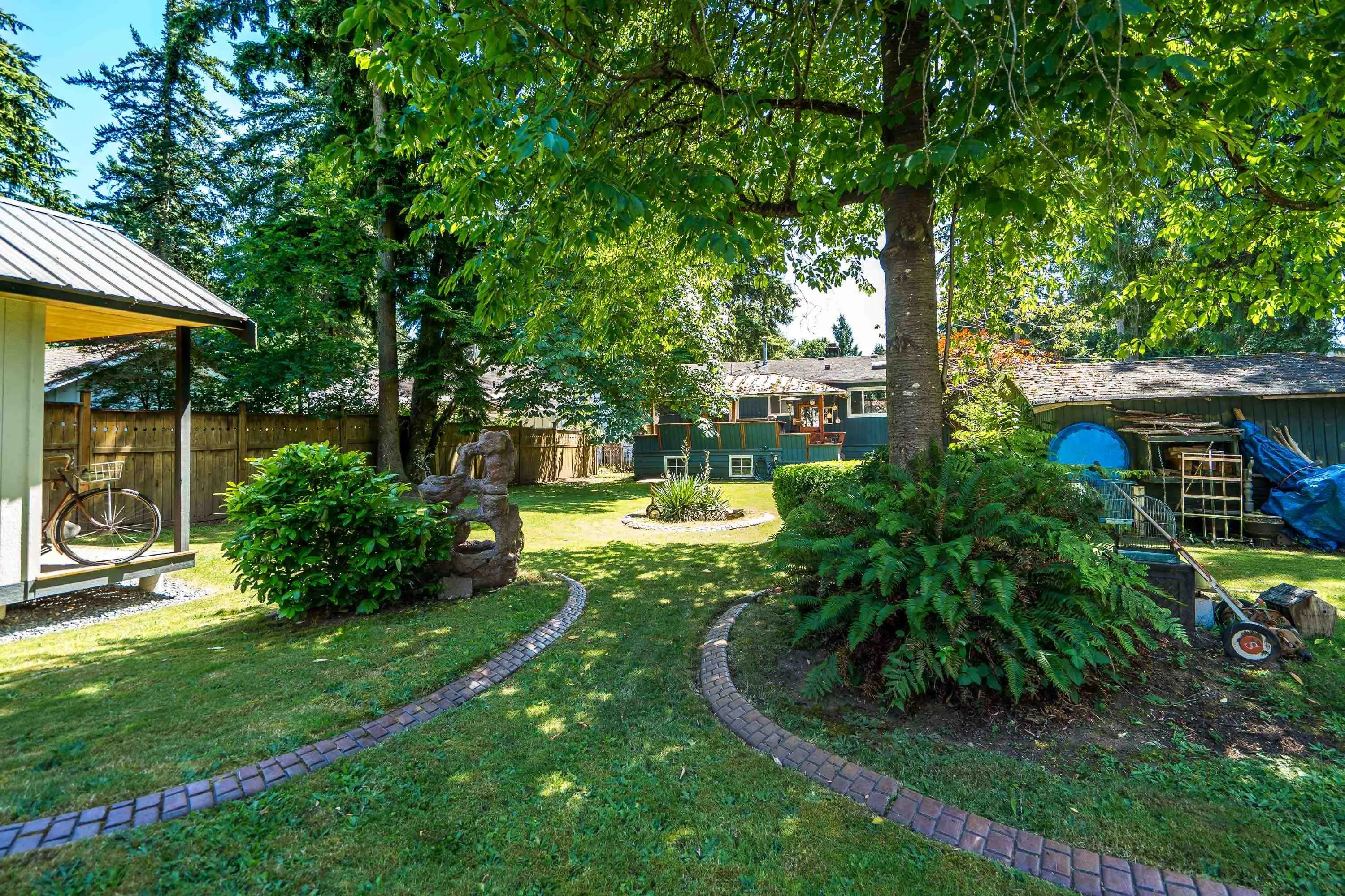 34257 Woodbine Crescent