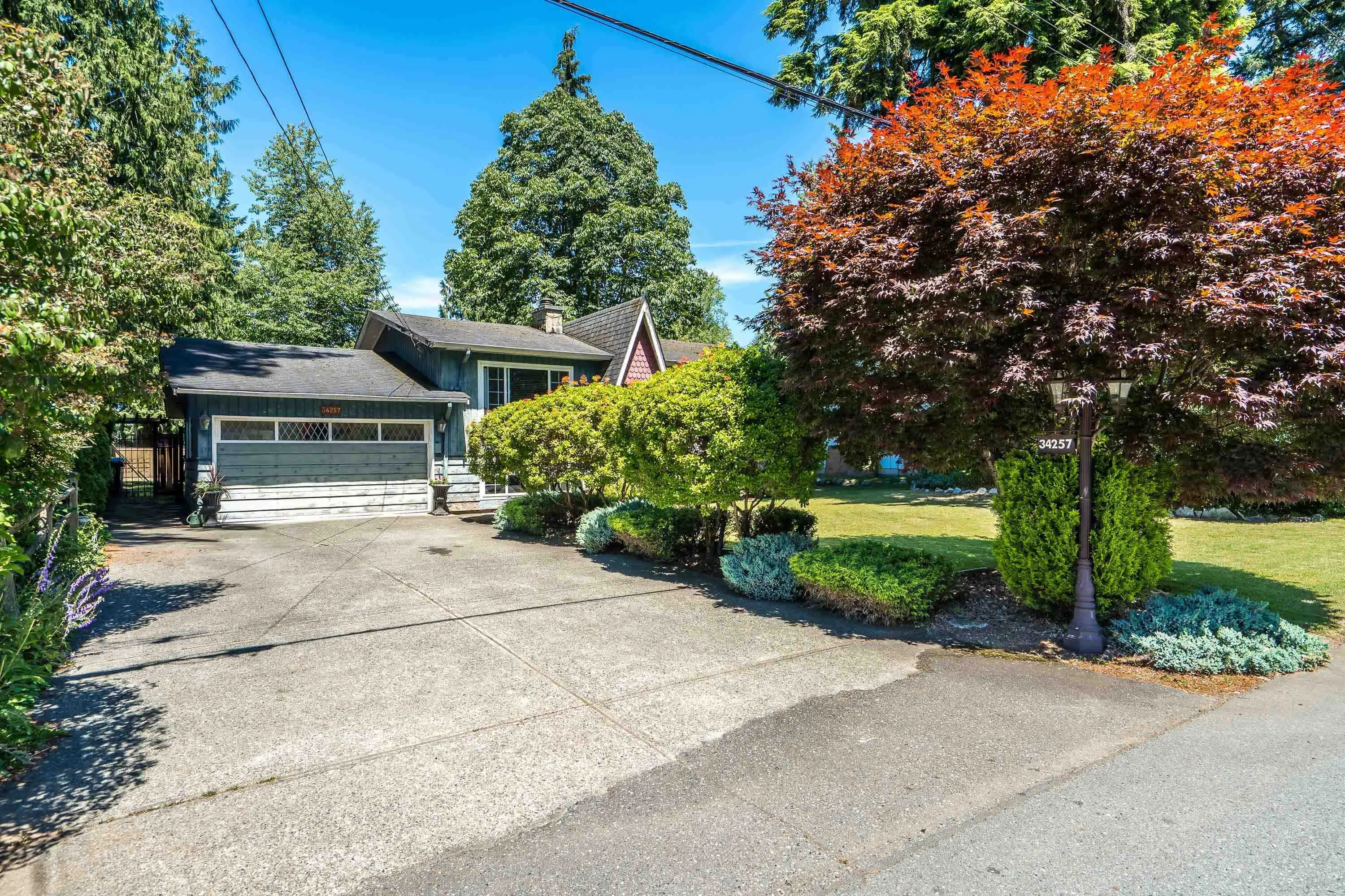 34257 Woodbine Crescent