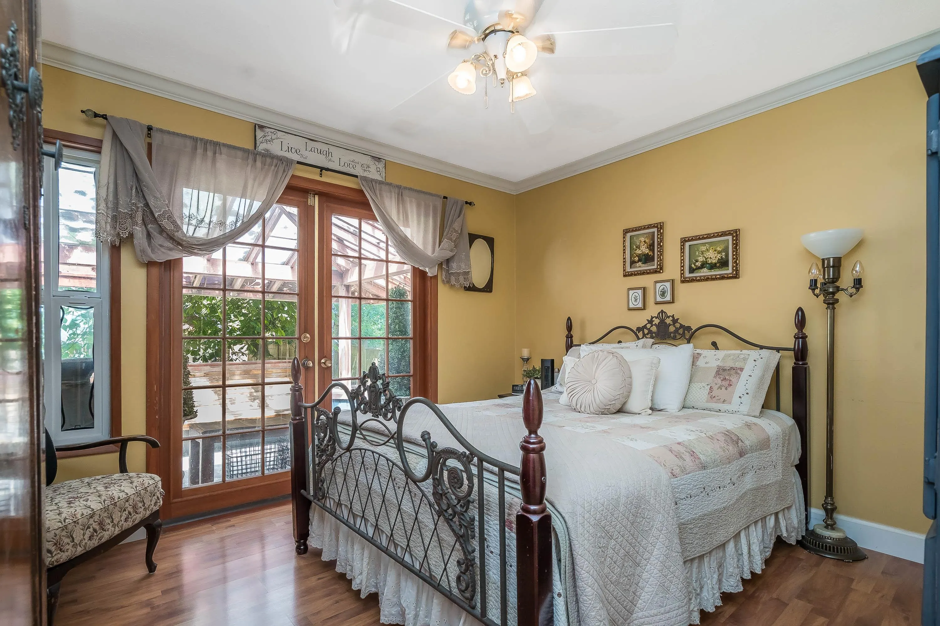 34257 Woodbine Crescent