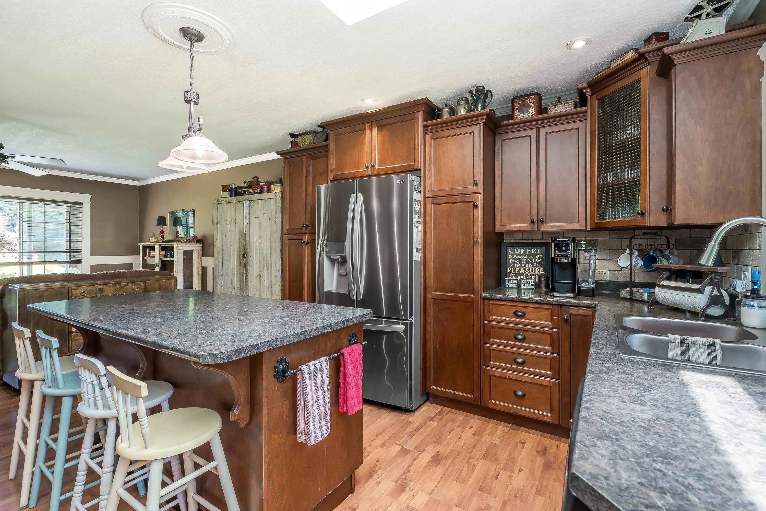 34257 Woodbine Crescent