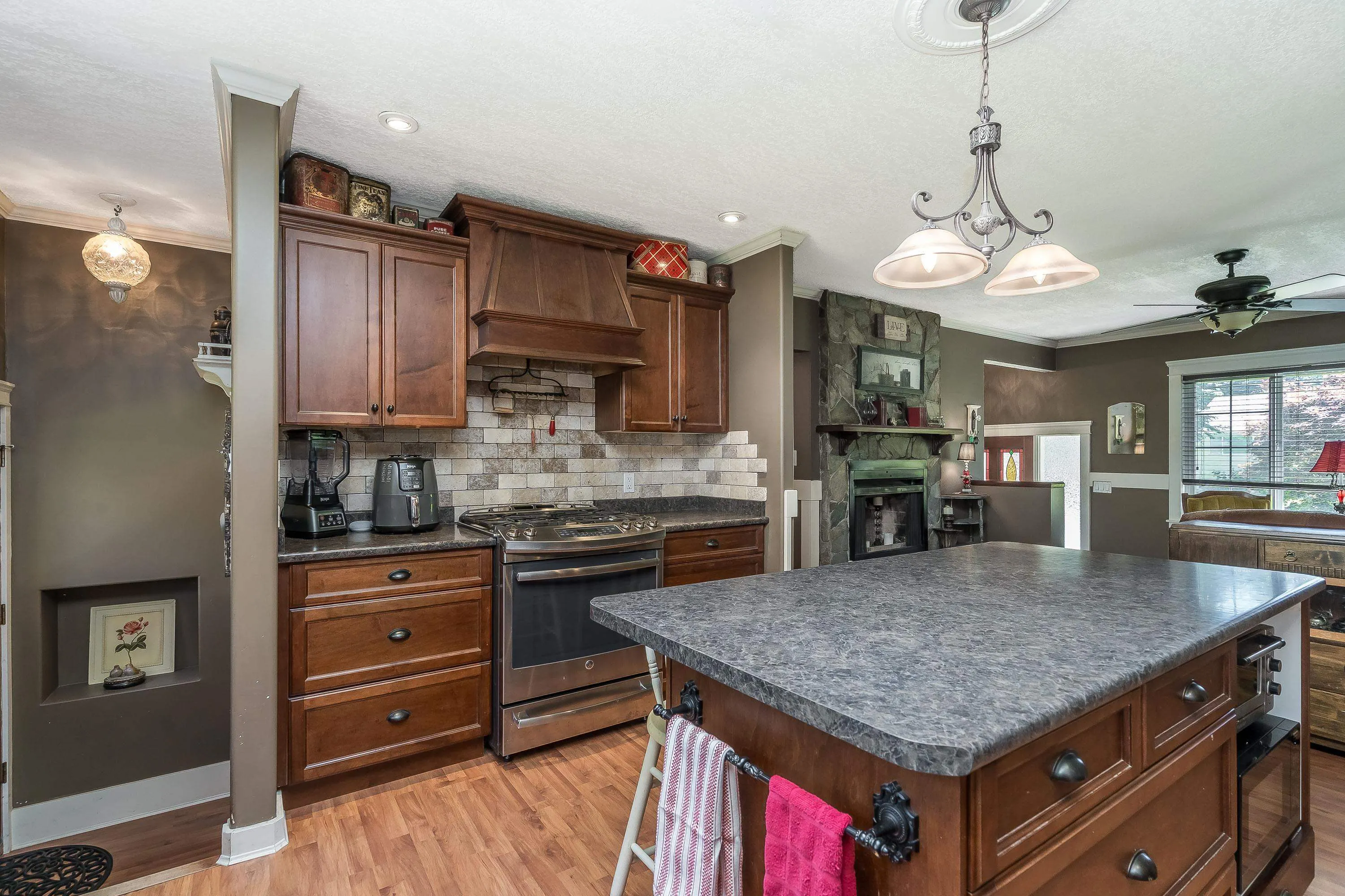 34257 Woodbine Crescent