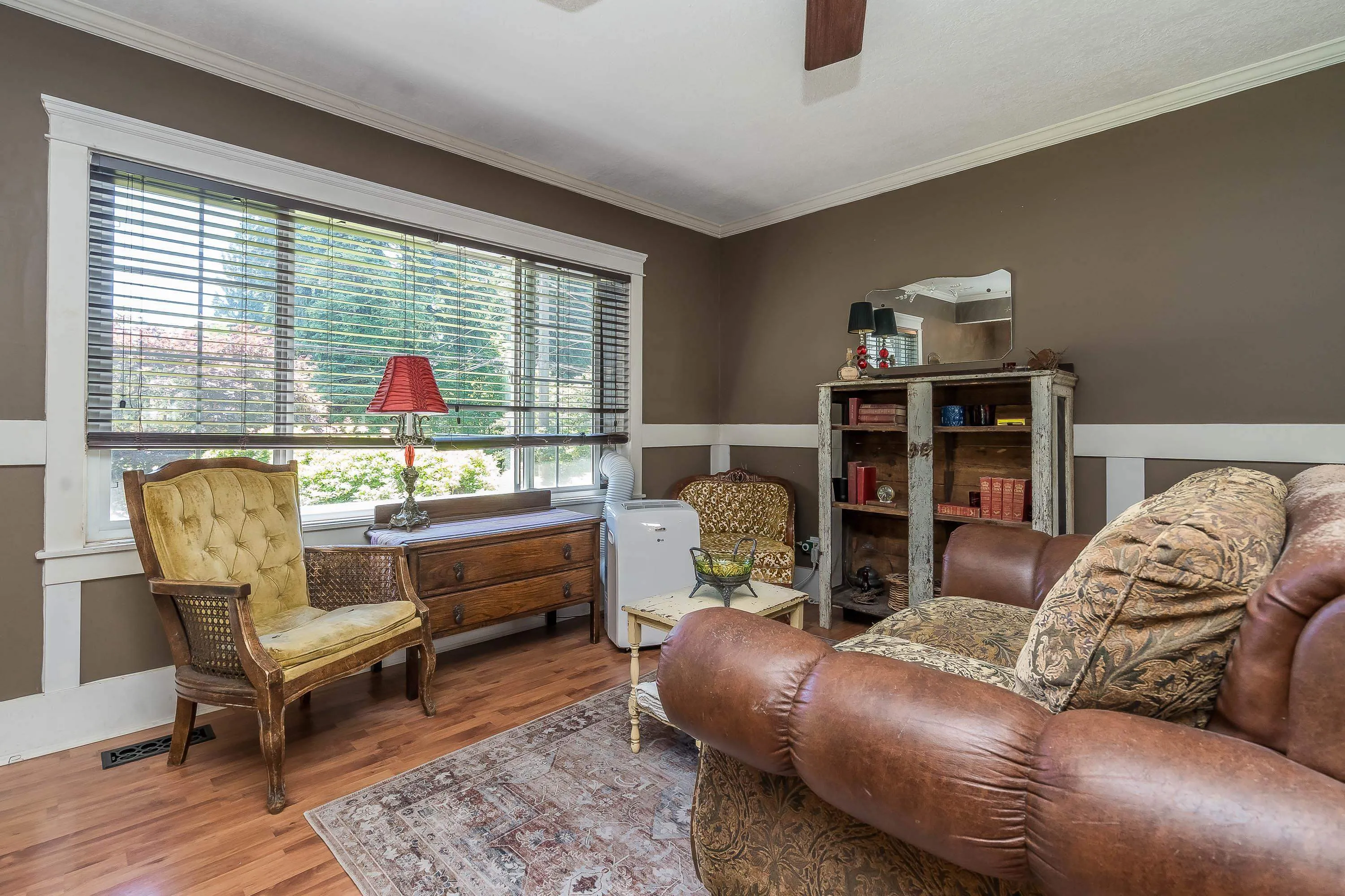 34257 Woodbine Crescent
