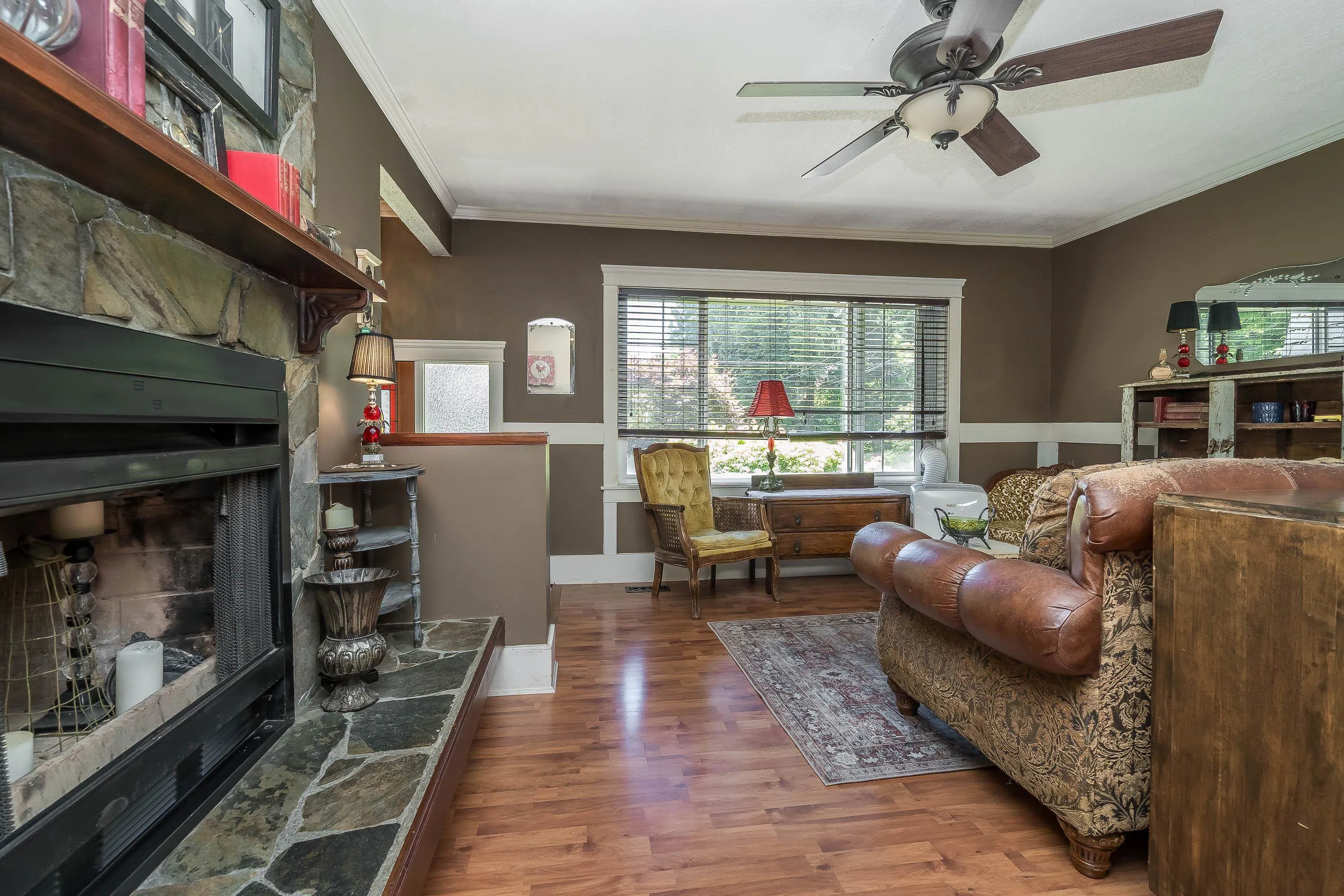 34257 Woodbine Crescent