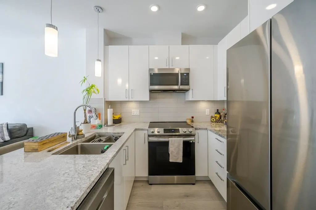 32690 14 Avenue #416
