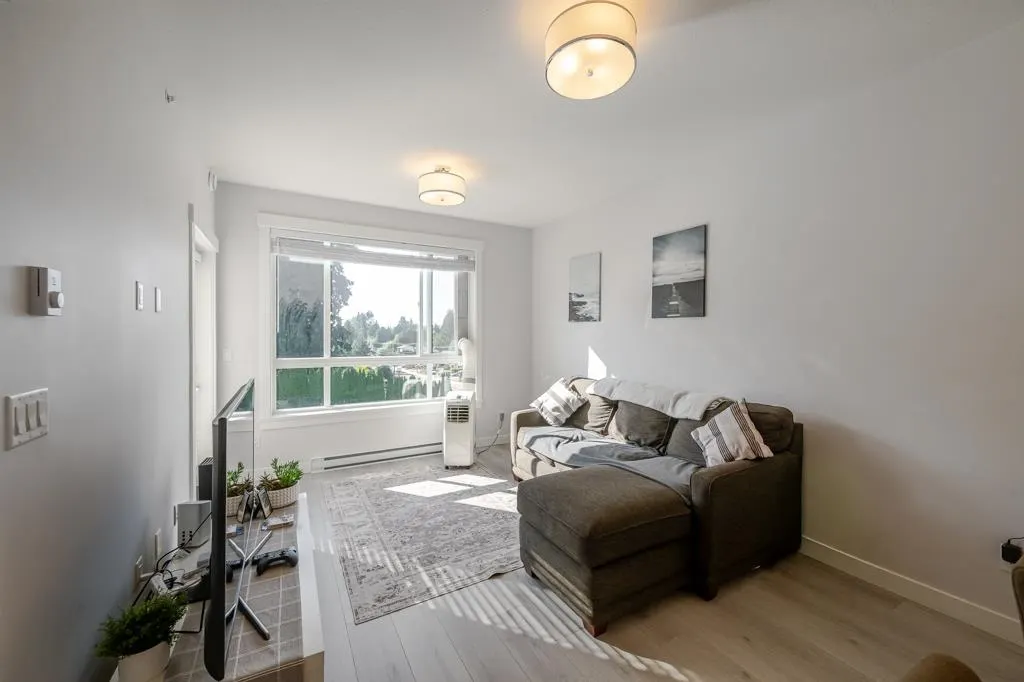 32690 14 Avenue #416