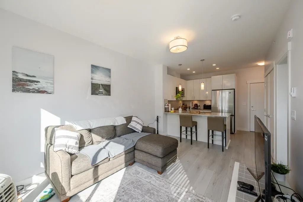 32690 14 Avenue #416