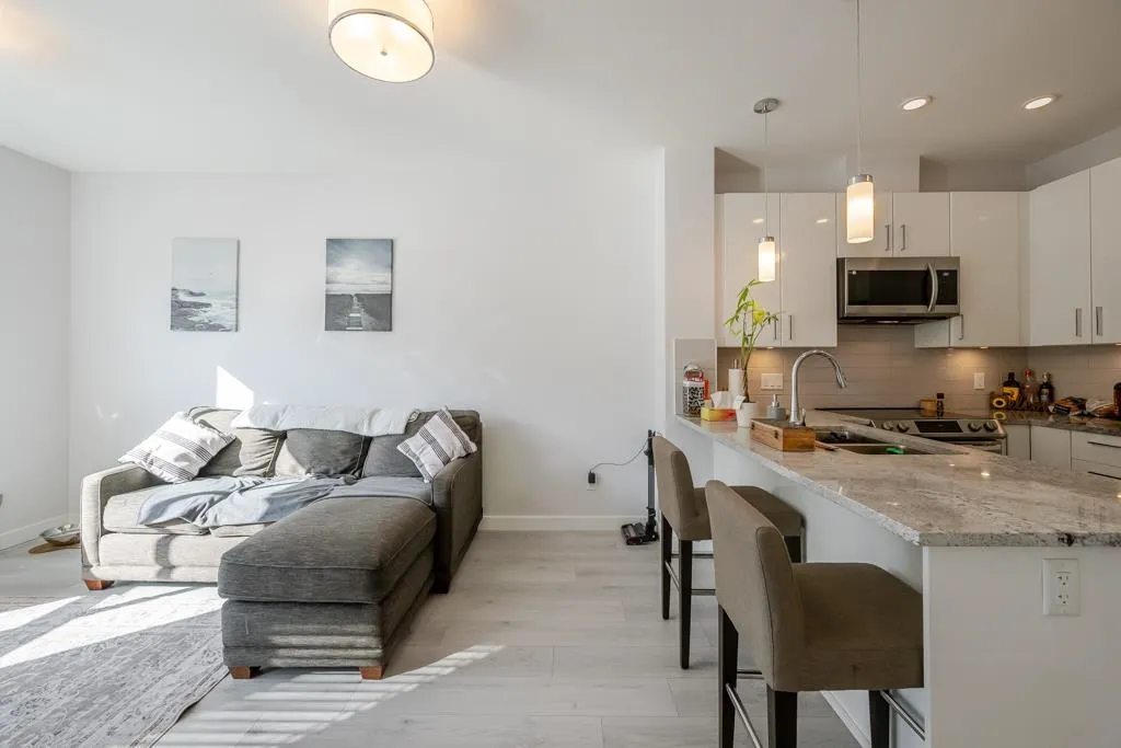 32690 14 Avenue #416