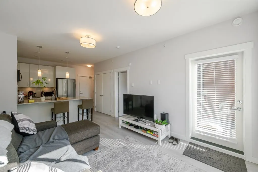 32690 14 Avenue #416