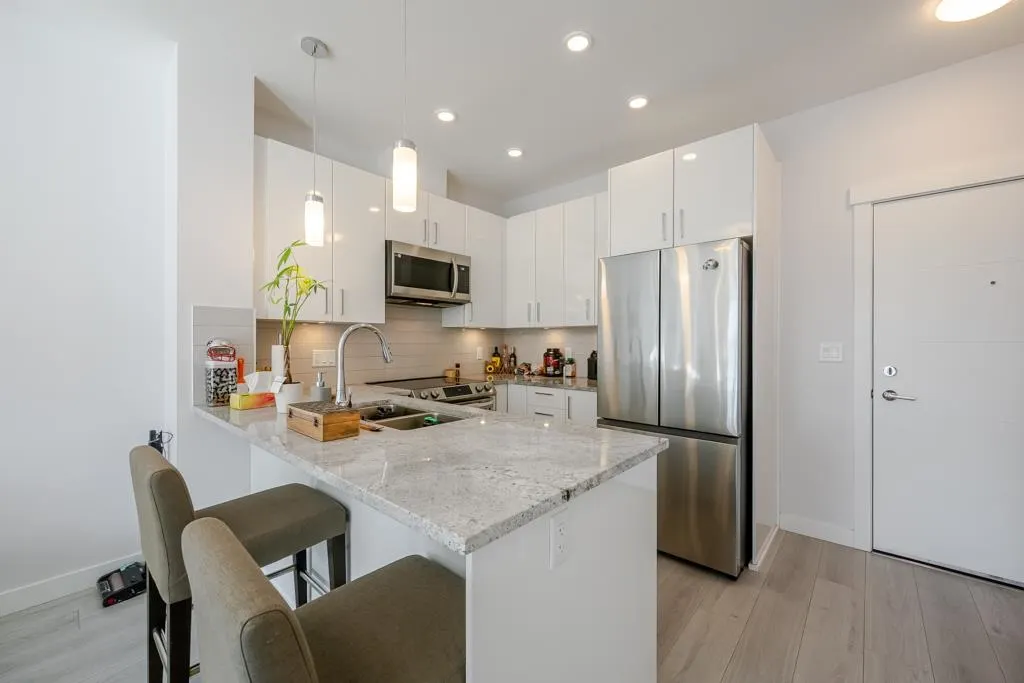 32690 14 Avenue #416