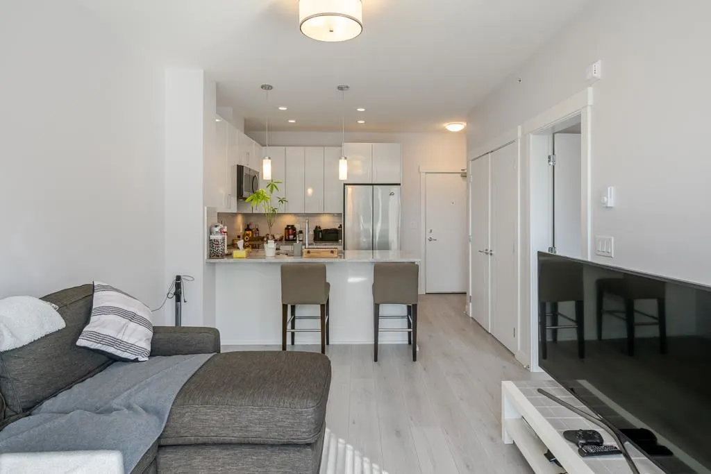32690 14 Avenue #416