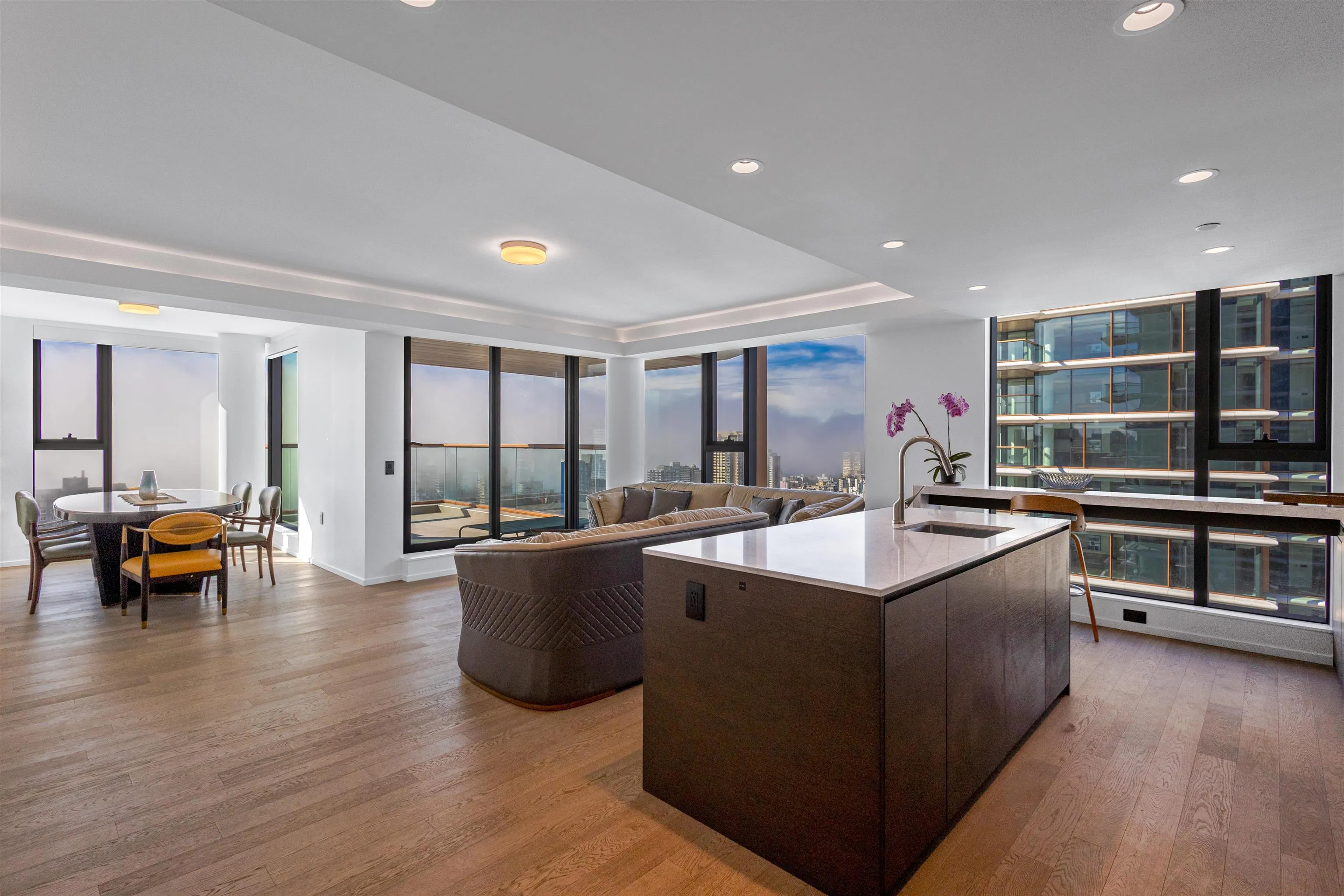 1408 Robson St #2601