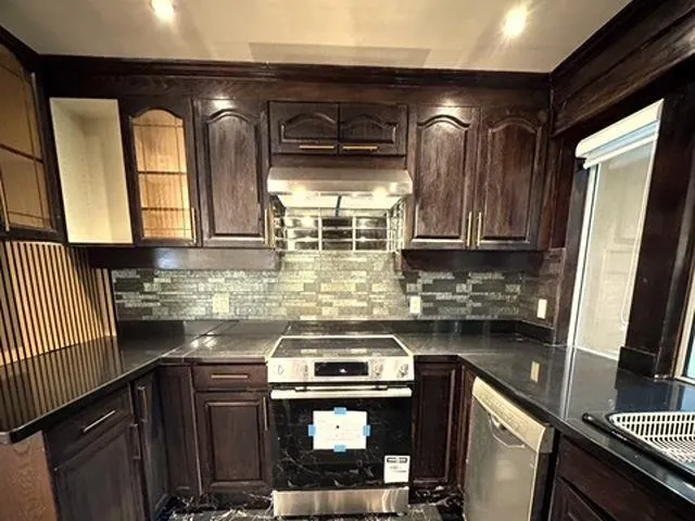 92 Ravine Drive