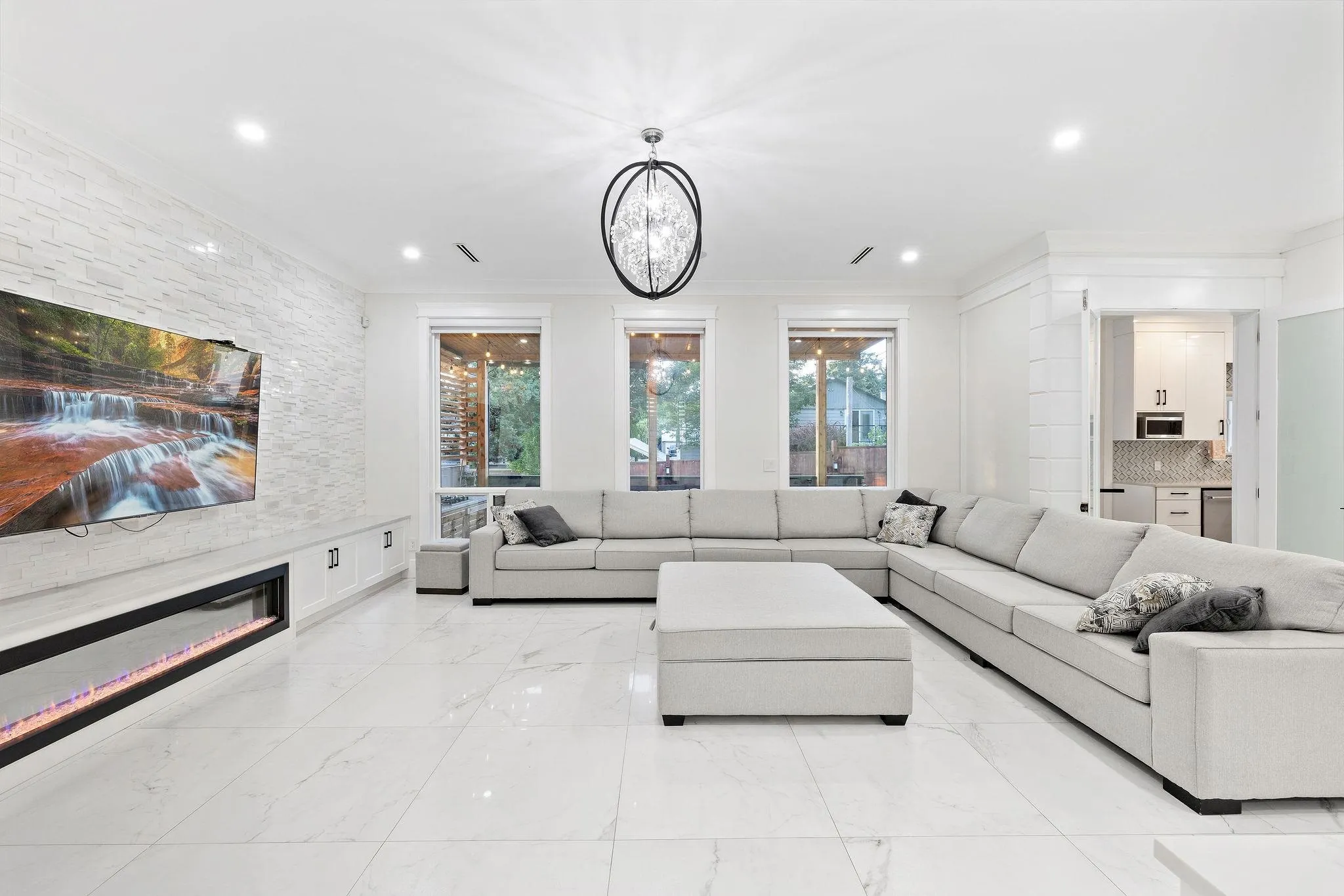 18065 58a Avenue