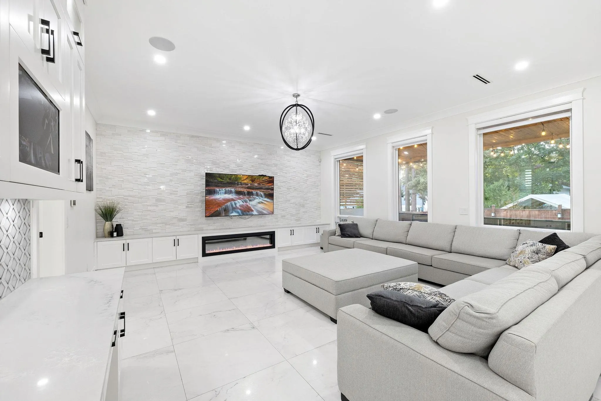 18065 58a Avenue