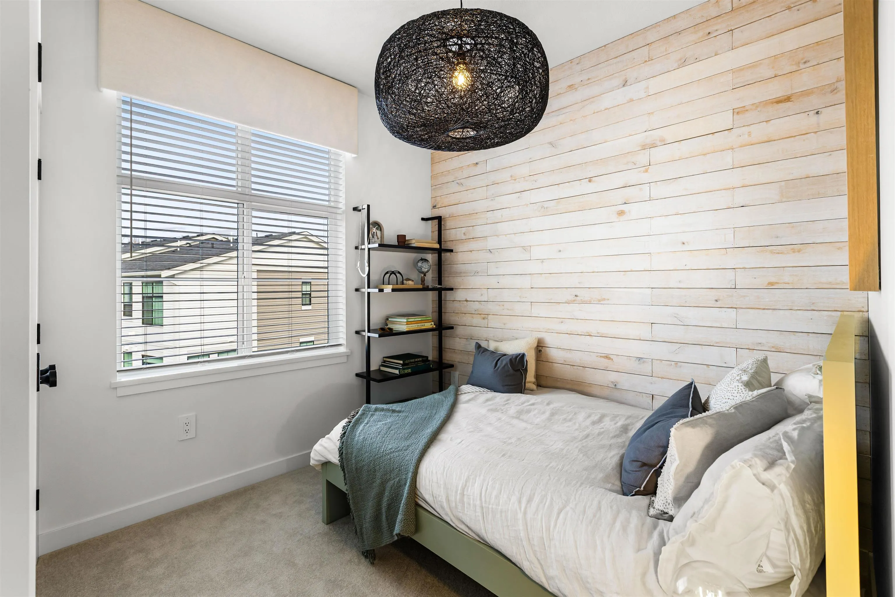 2891 Montrose Avenue #29