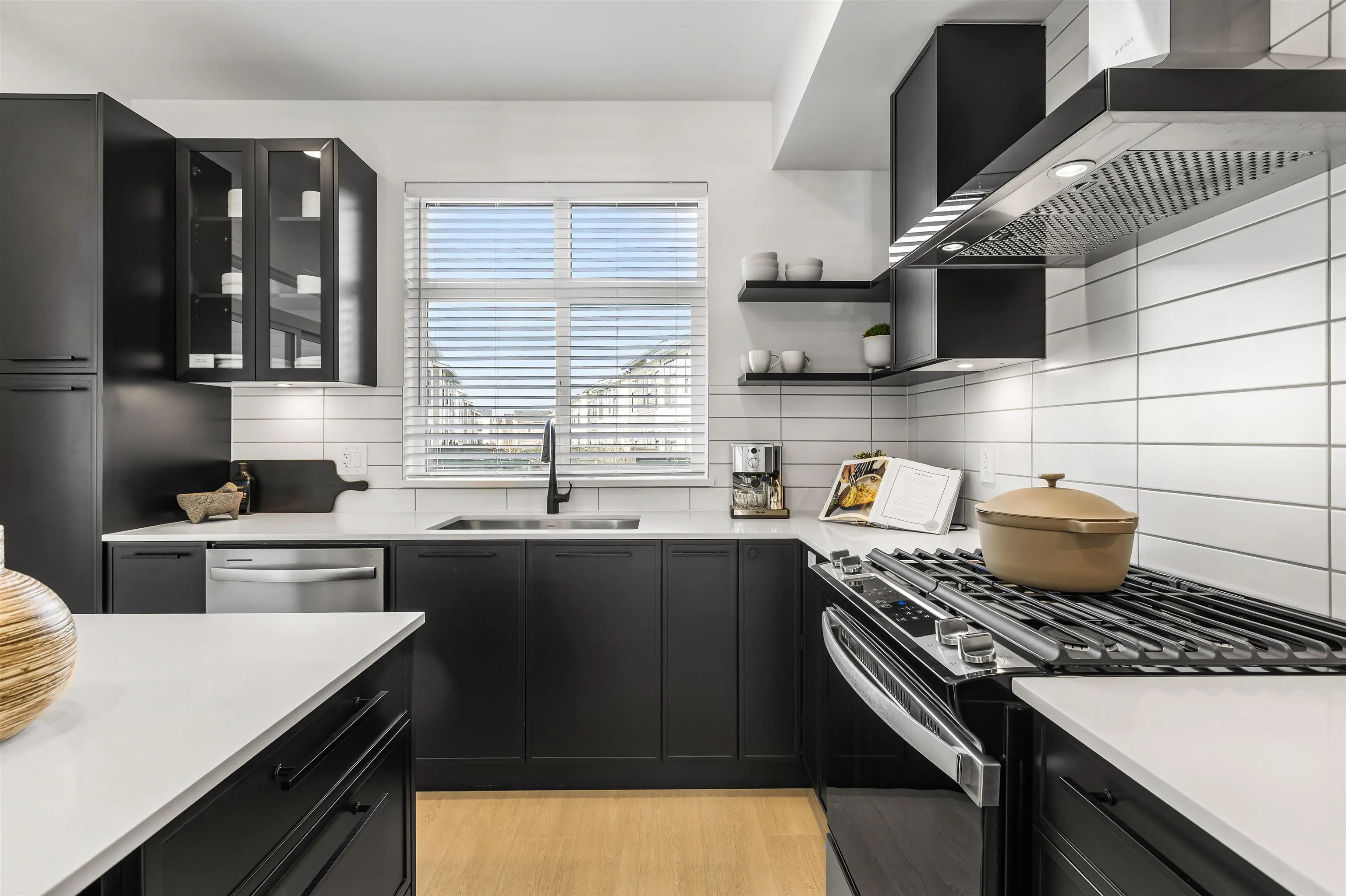 2891 Montrose Avenue #29