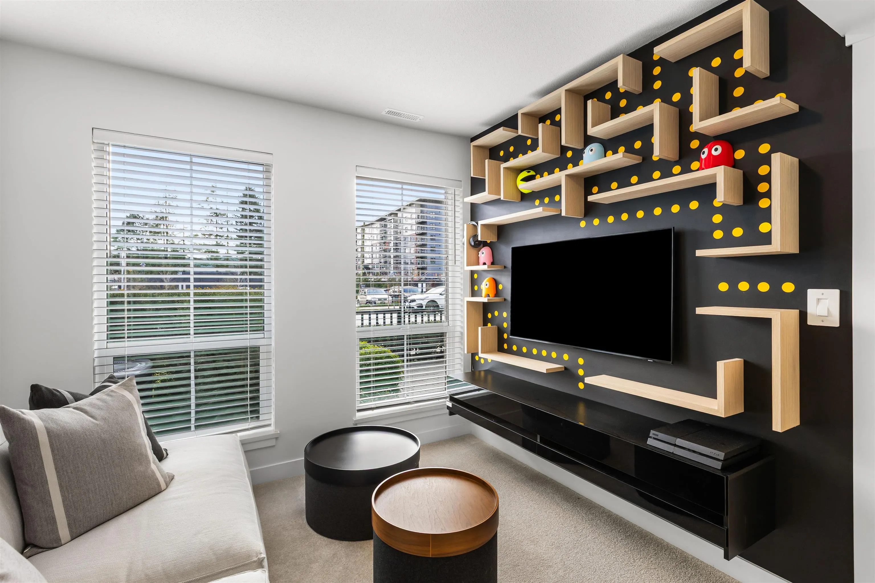 2891 Montrose Avenue #29