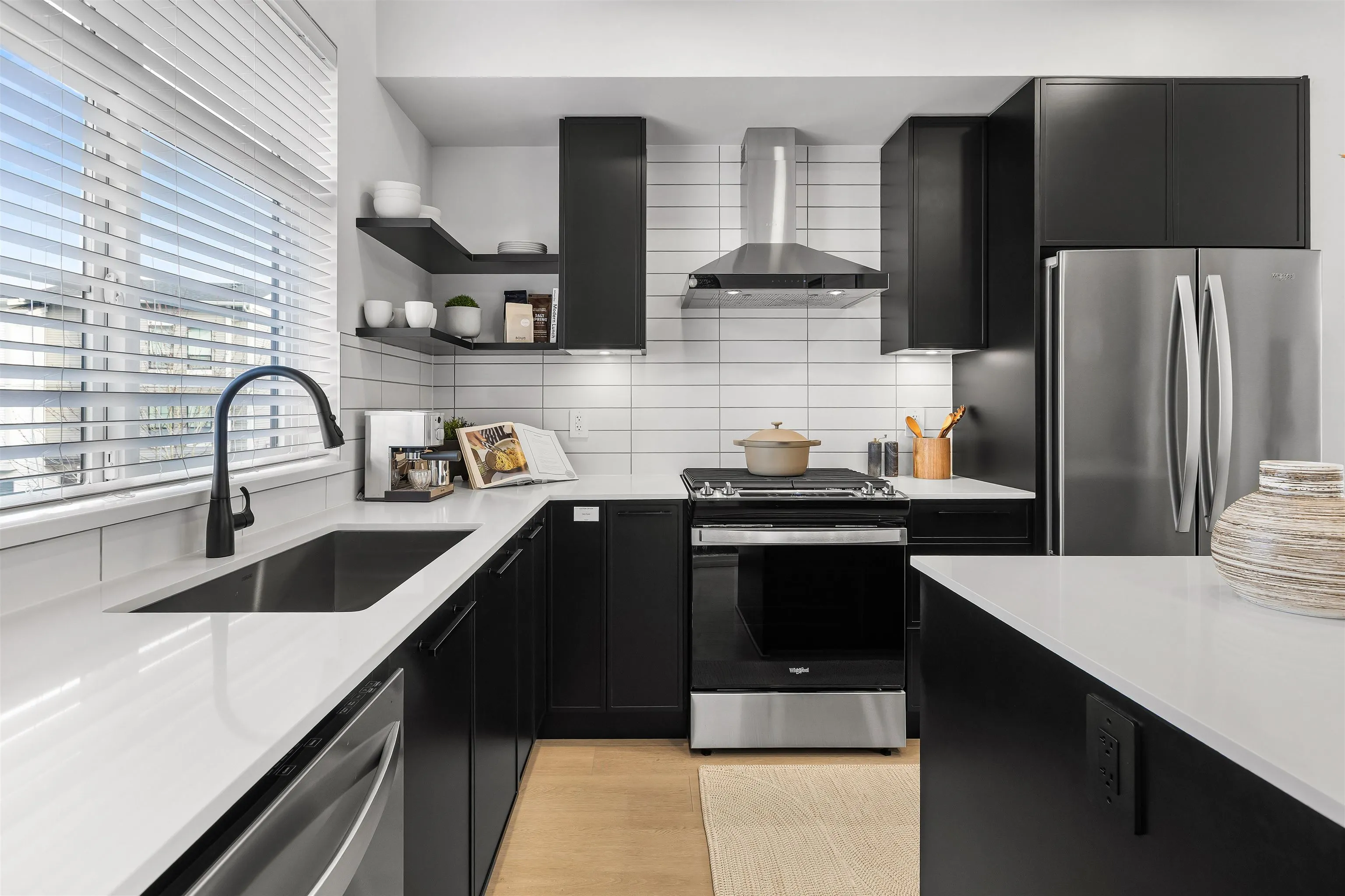 2891 Montrose Avenue #29