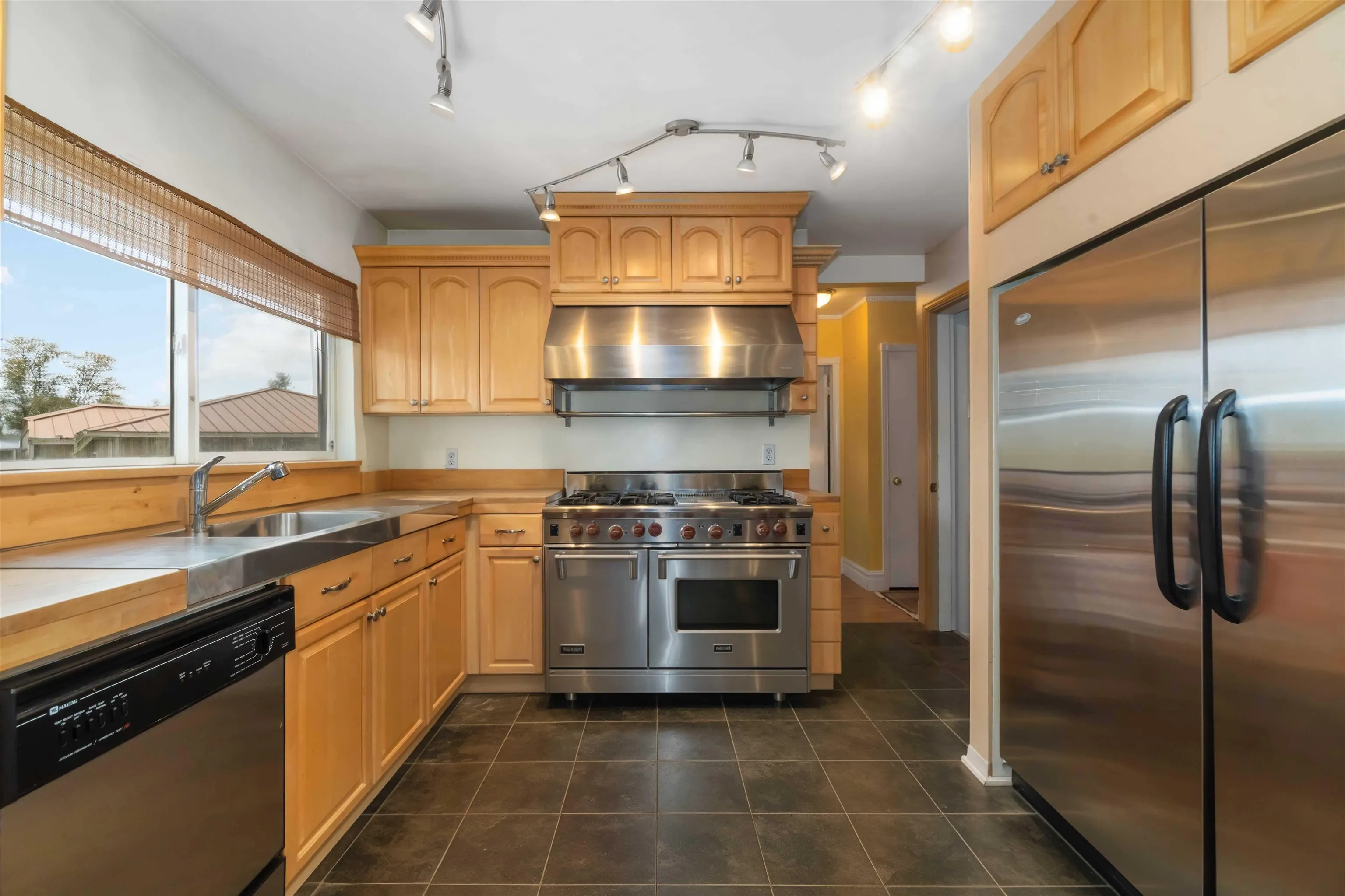 4037 Nithsdale Street