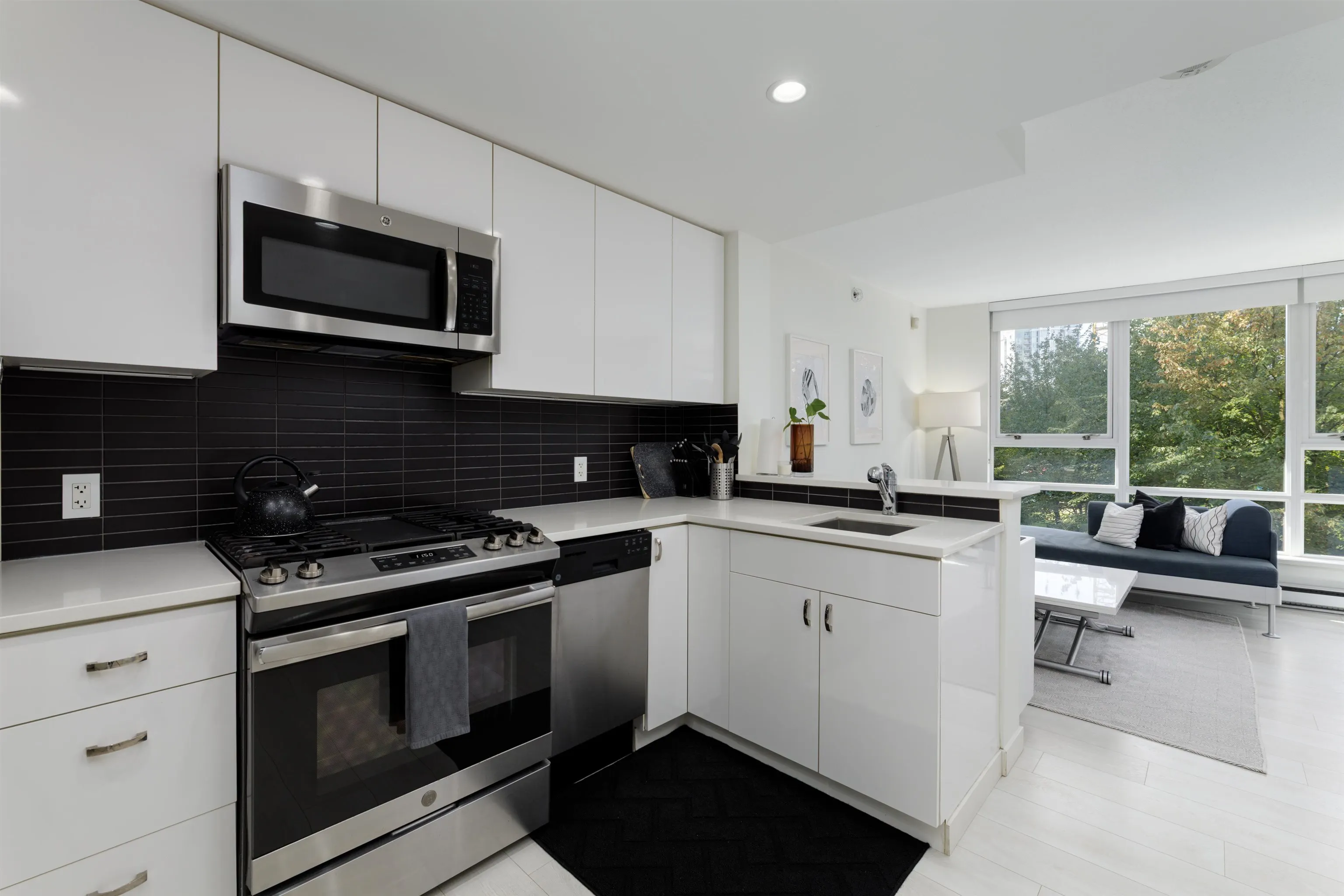 928 Beatty Street #301