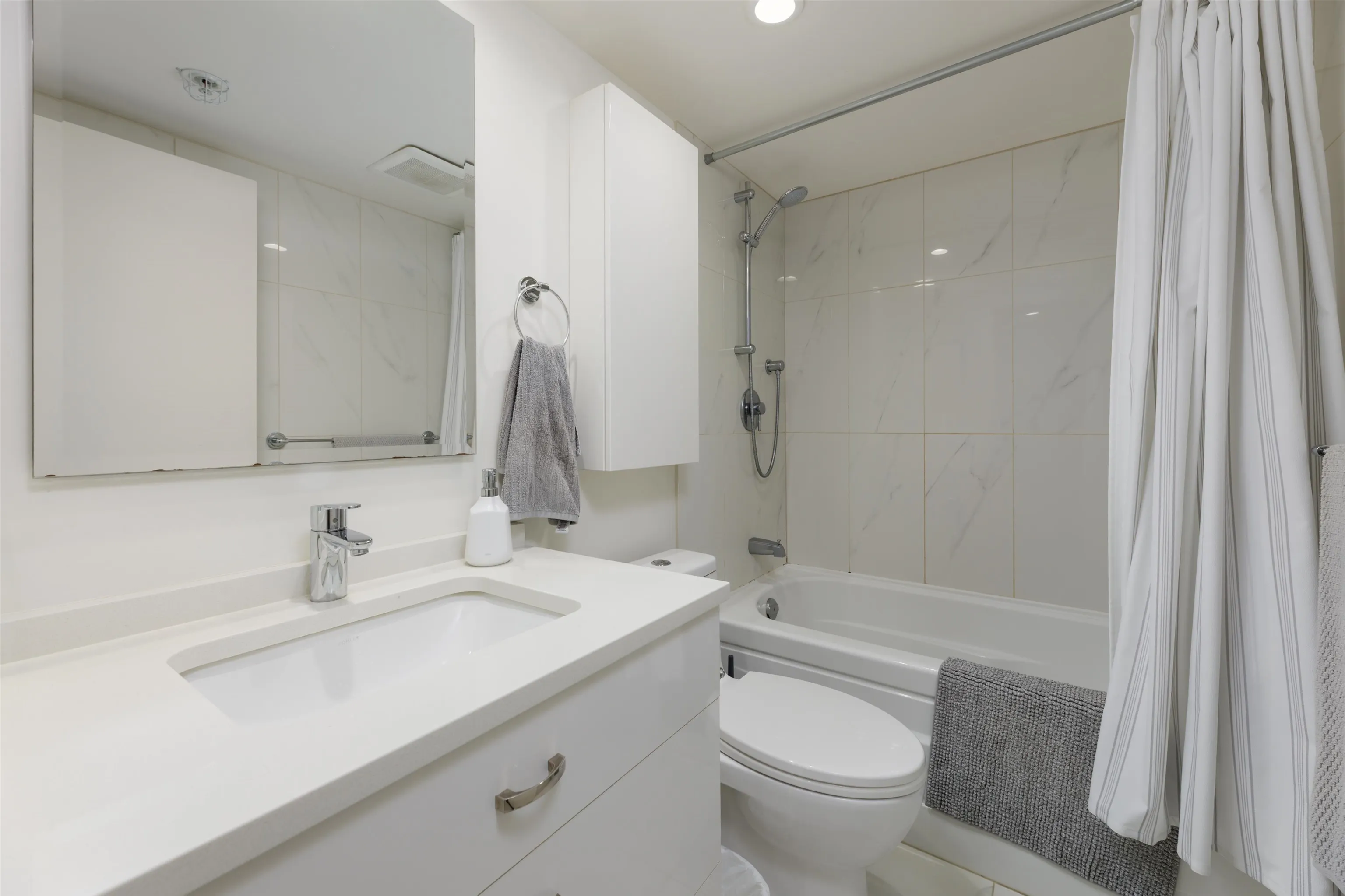 928 Beatty Street #301