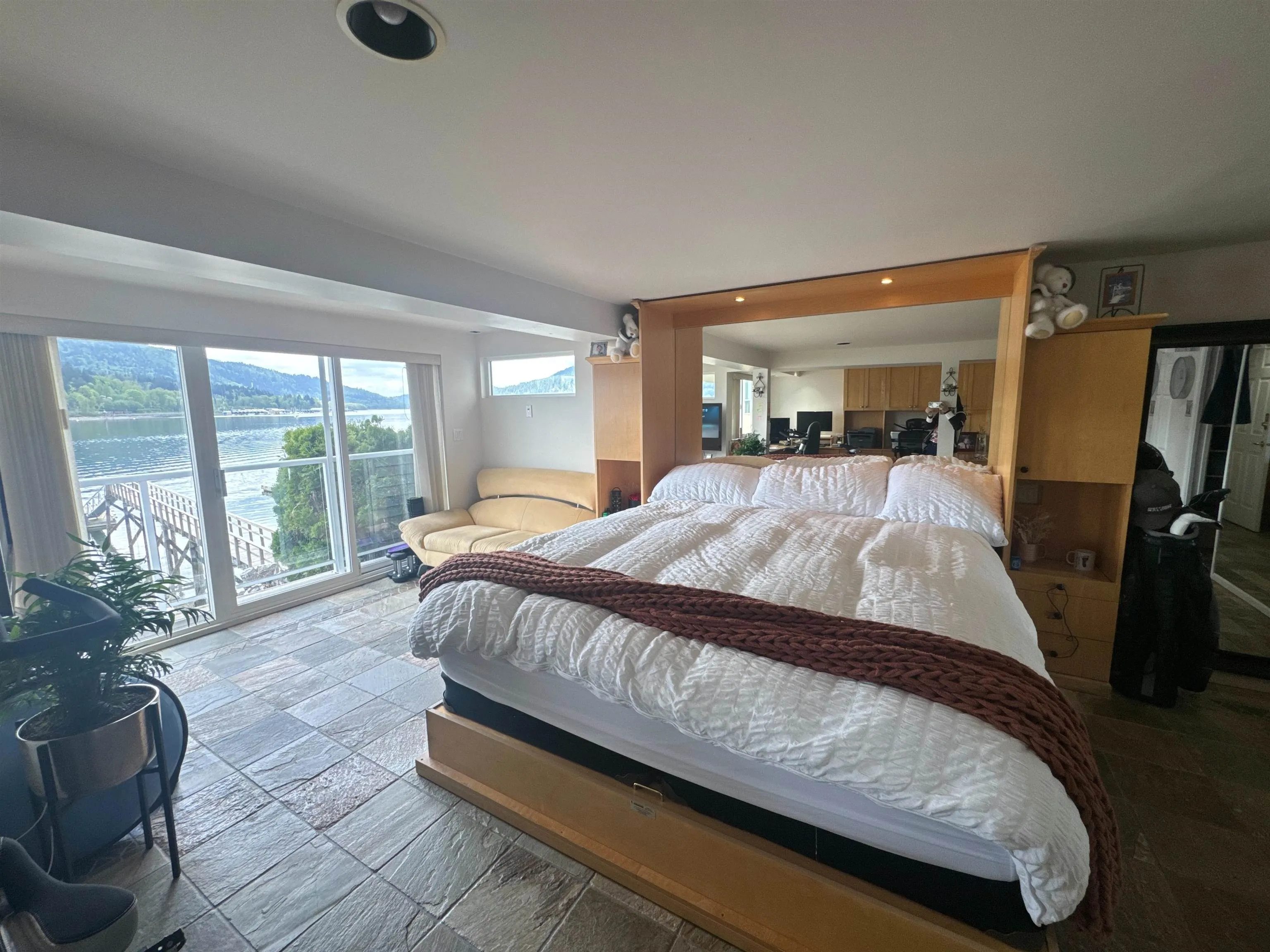 1132 Alderside Road