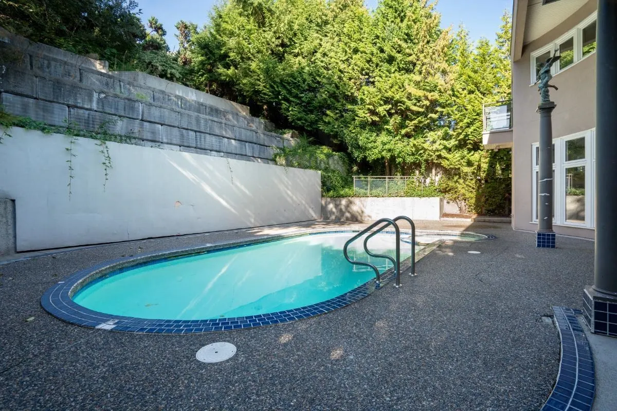 1437 Bramwell Road