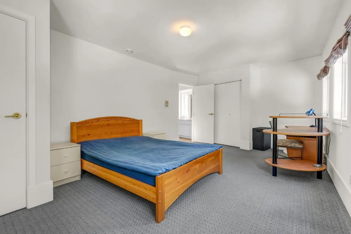 1437 Bramwell Road