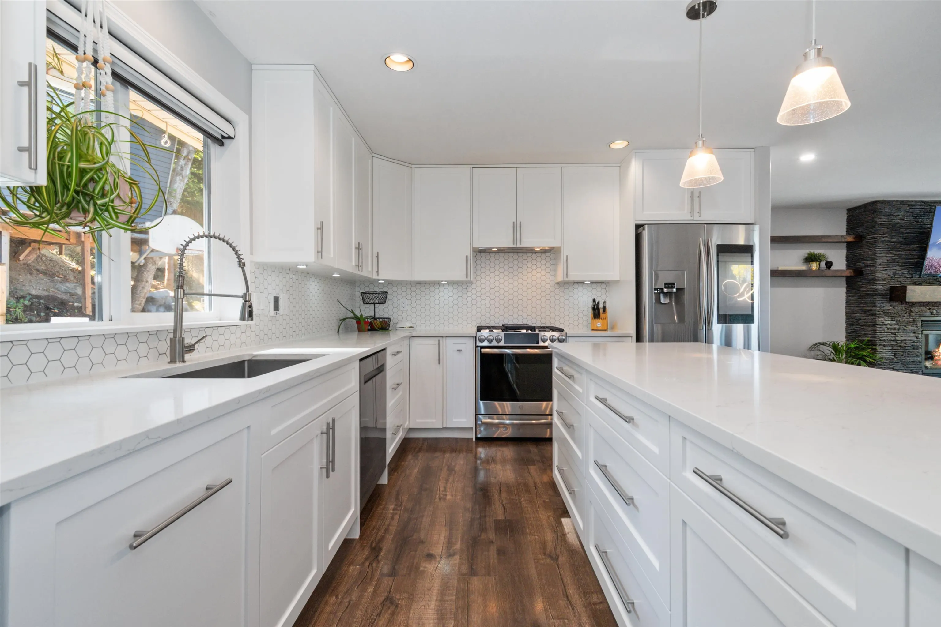 5379 Skyview Crescent