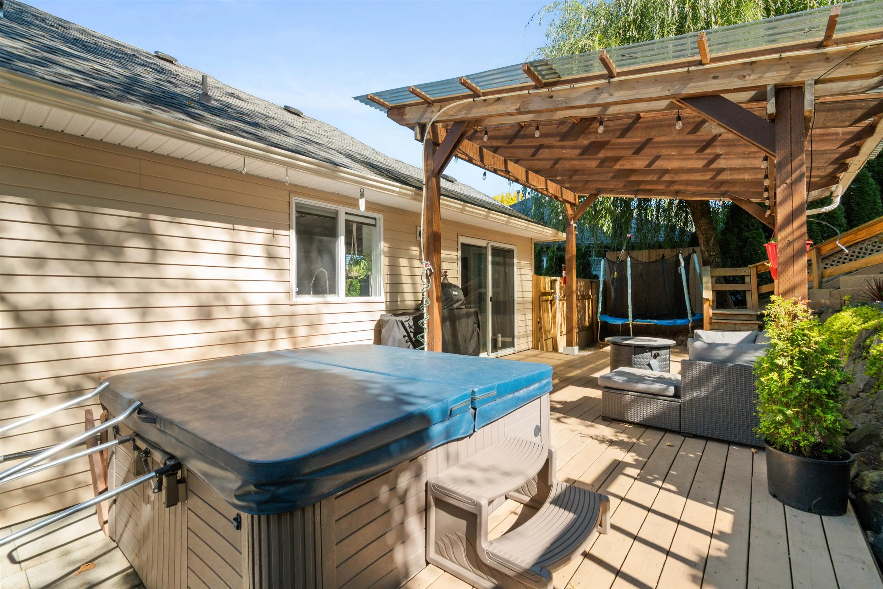 5379 Skyview Crescent