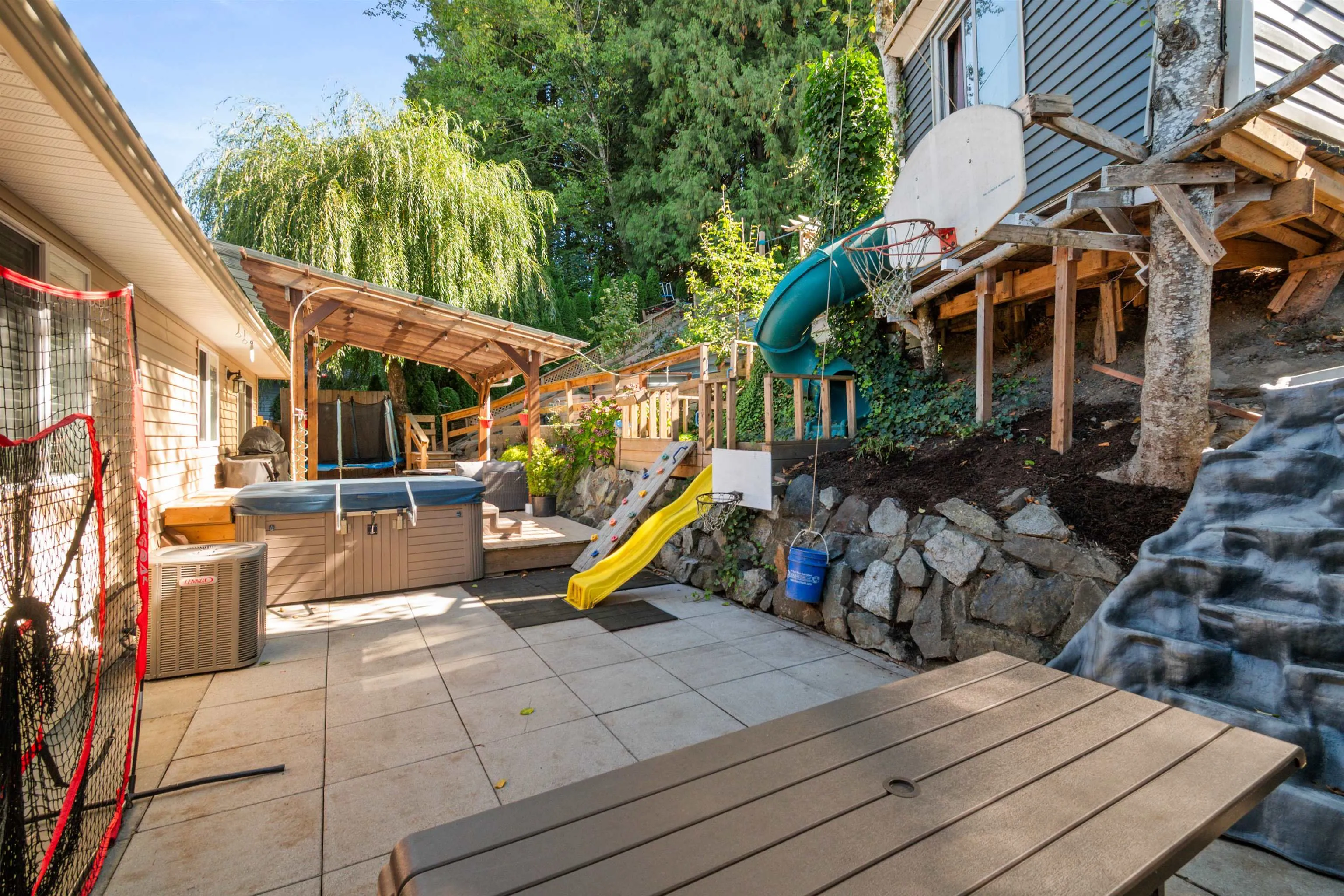 5379 Skyview Crescent