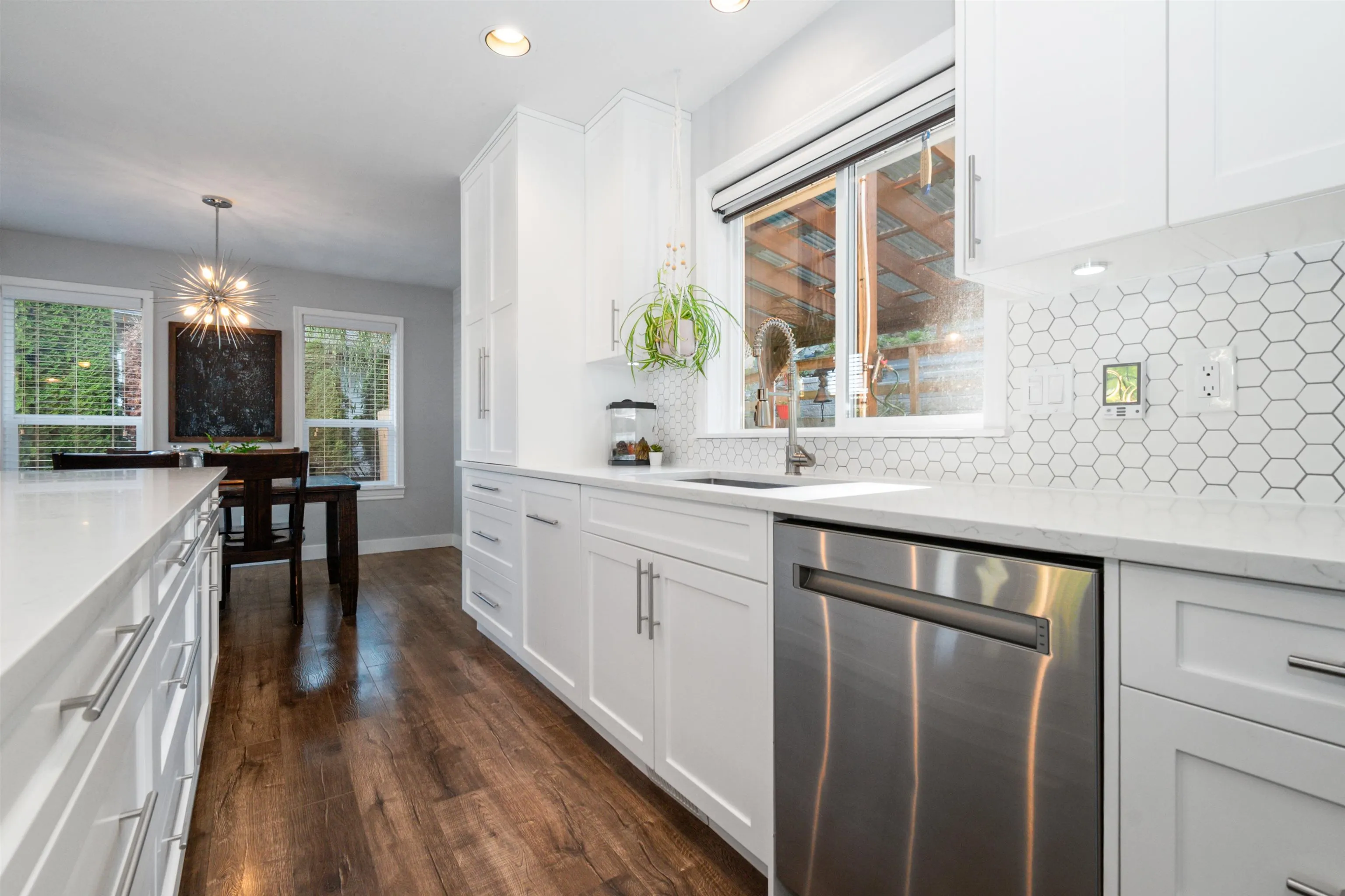 5379 Skyview Crescent