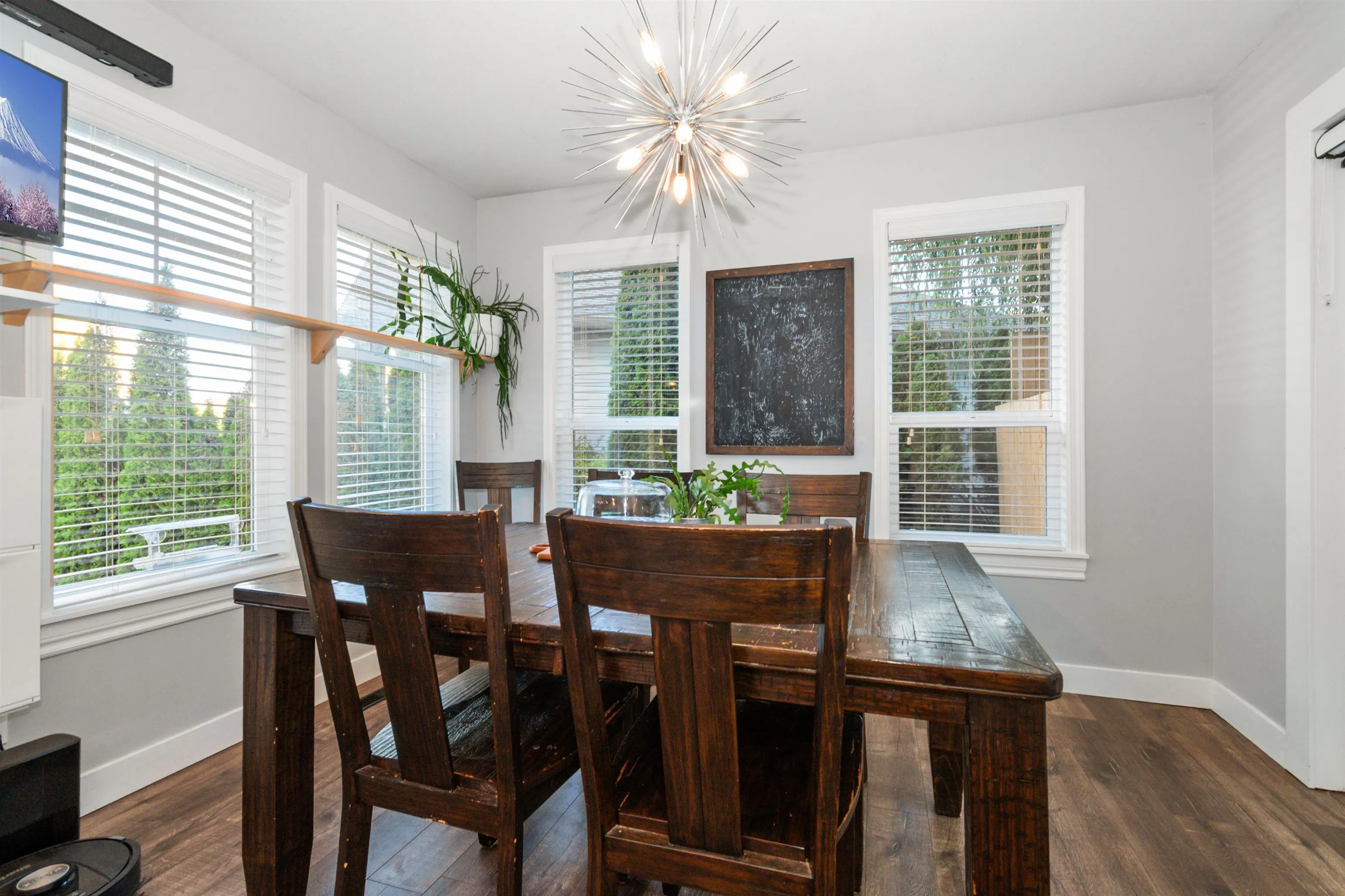 5379 Skyview Crescent
