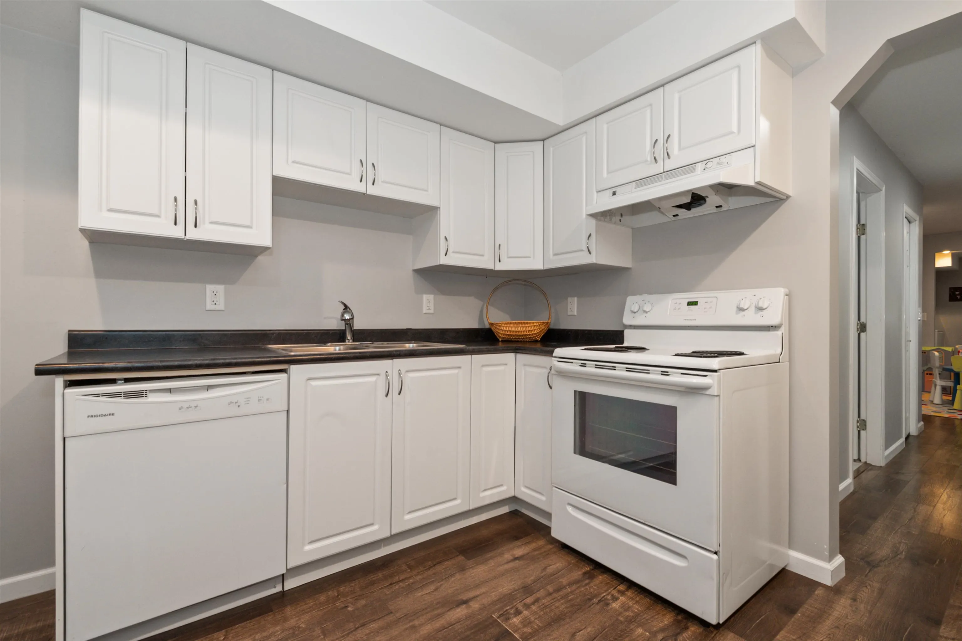 5379 Skyview Crescent